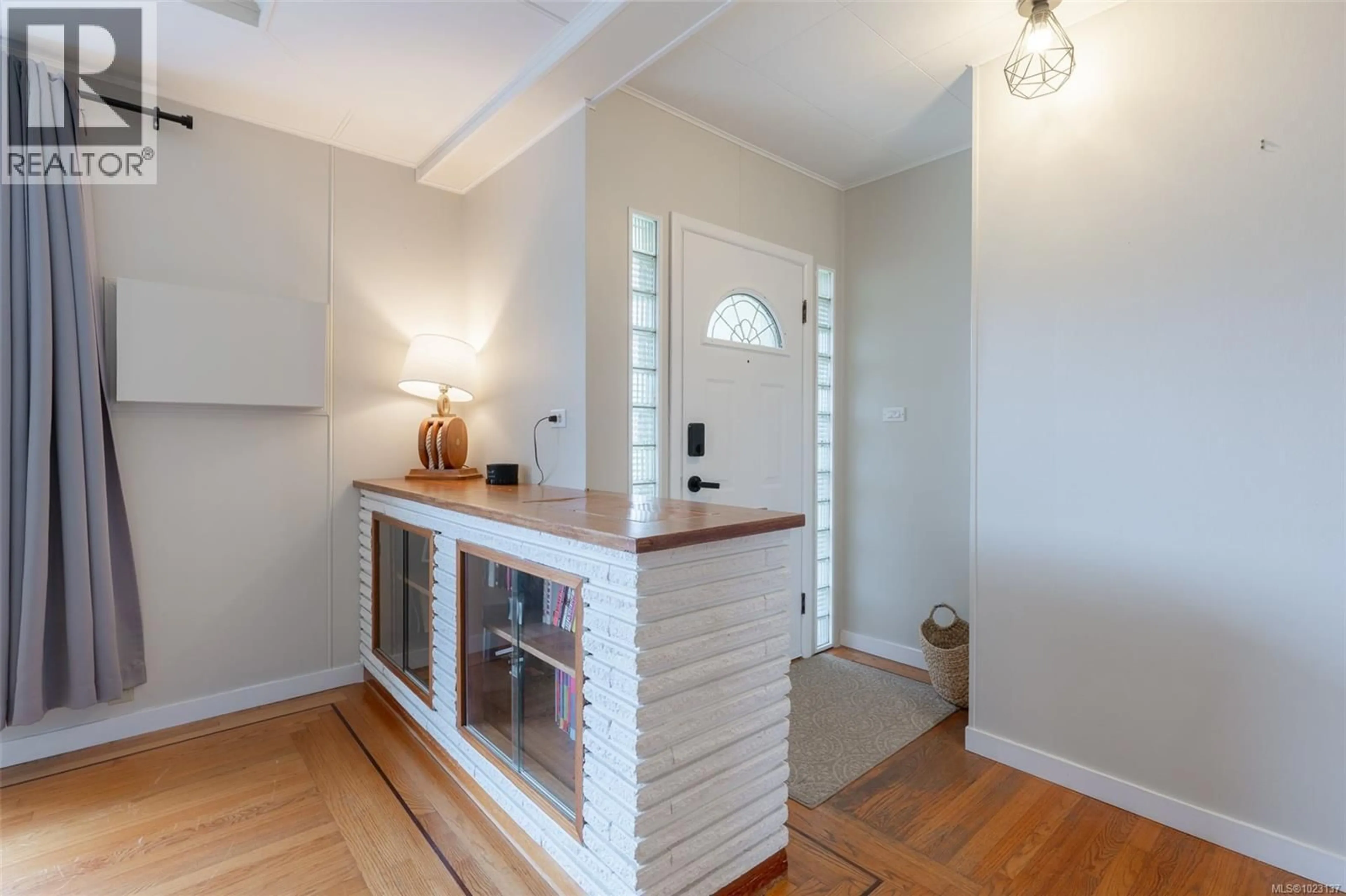 Indoor entryway for 5008 TEBO AVENUE, Port Alberni British Columbia V9Y6X9