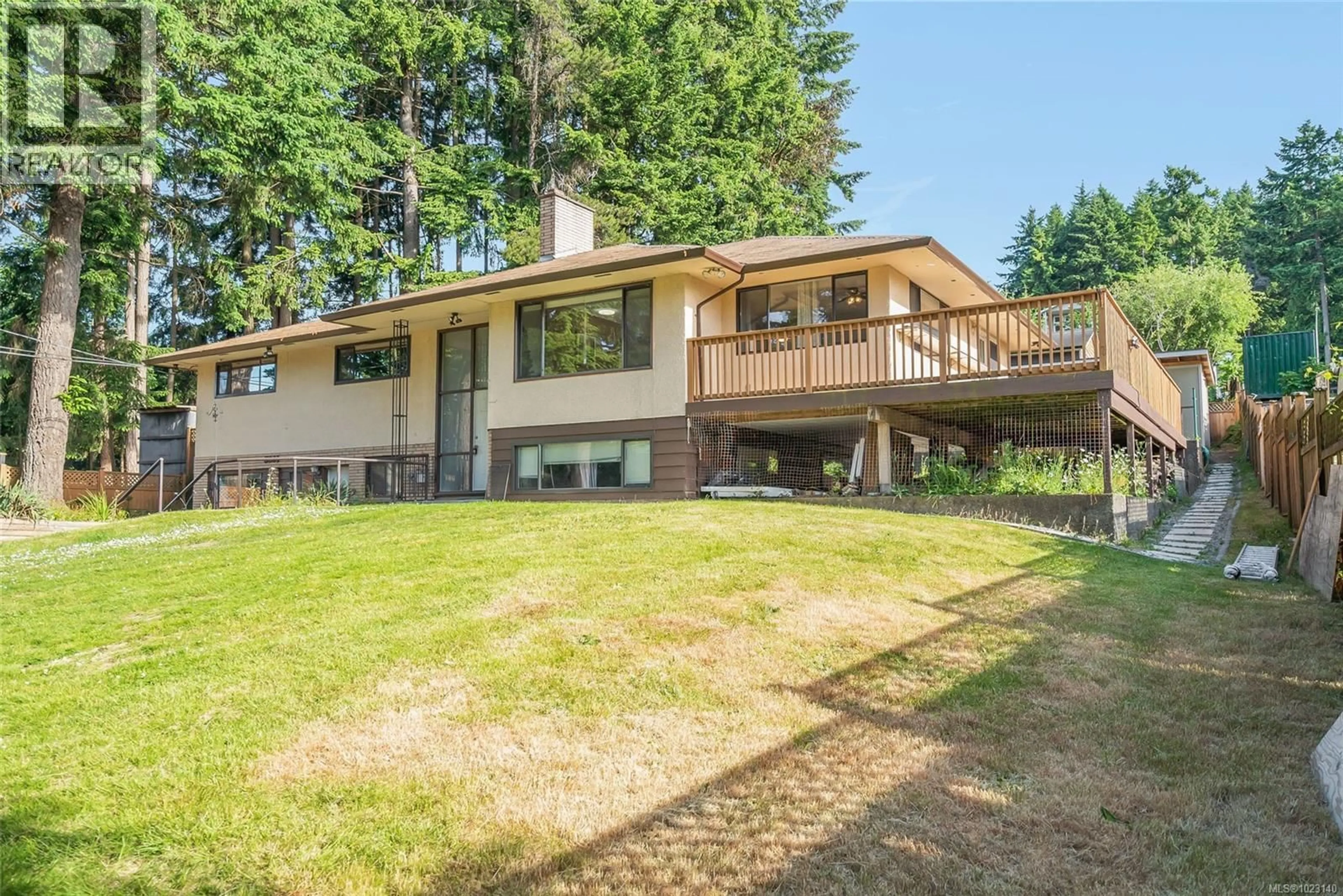 A pic from outside/outdoor area/front of a property/back of a property/a pic from drone, water/lake/river/ocean view for 5831 HAMMOND BAY ROAD, Nanaimo British Columbia V9T5N3