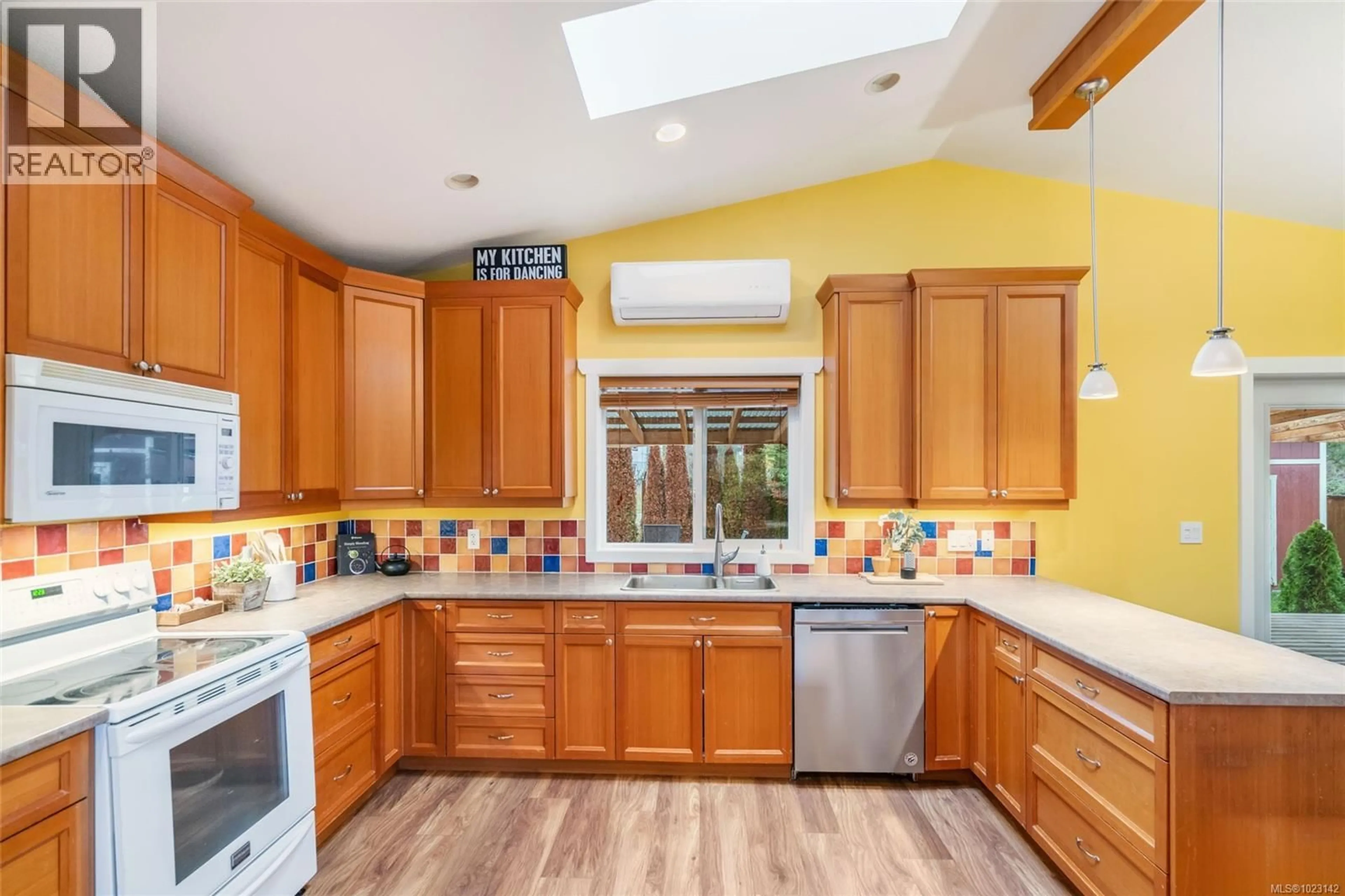 Unknown for 367 MCKILLOP DRIVE, Parksville British Columbia V9P1L5