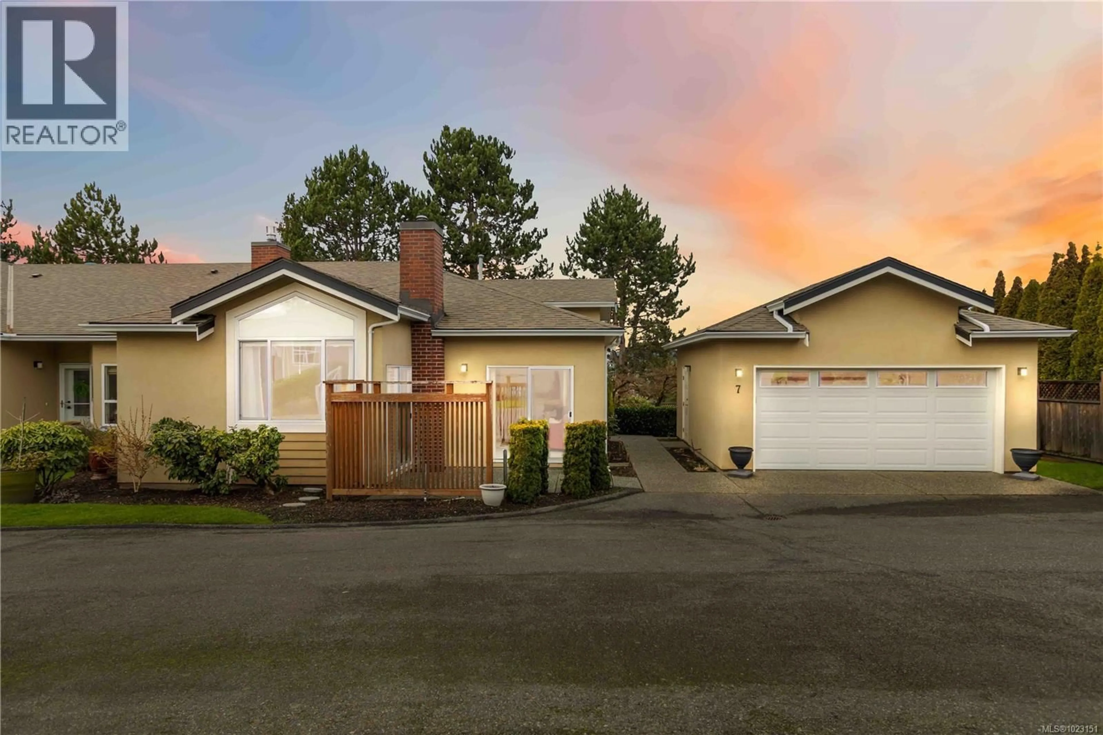 Unknown for 7 - 4291 QUADRA STREET, Saanich British Columbia V8X1L5