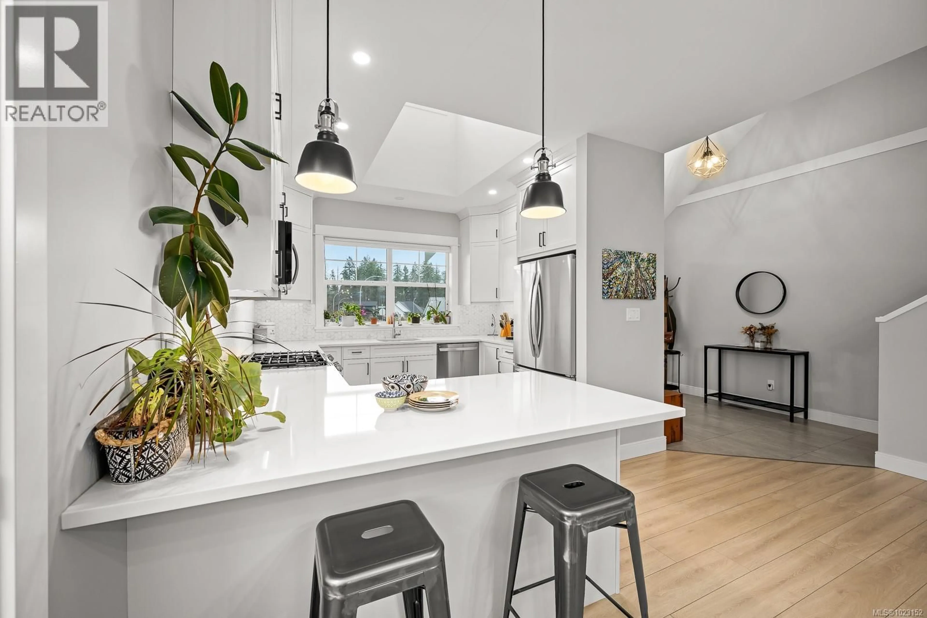 Contemporary kitchen, unknown for 2373 BROOKFIELD DRIVE, Courtenay British Columbia V9N0E6