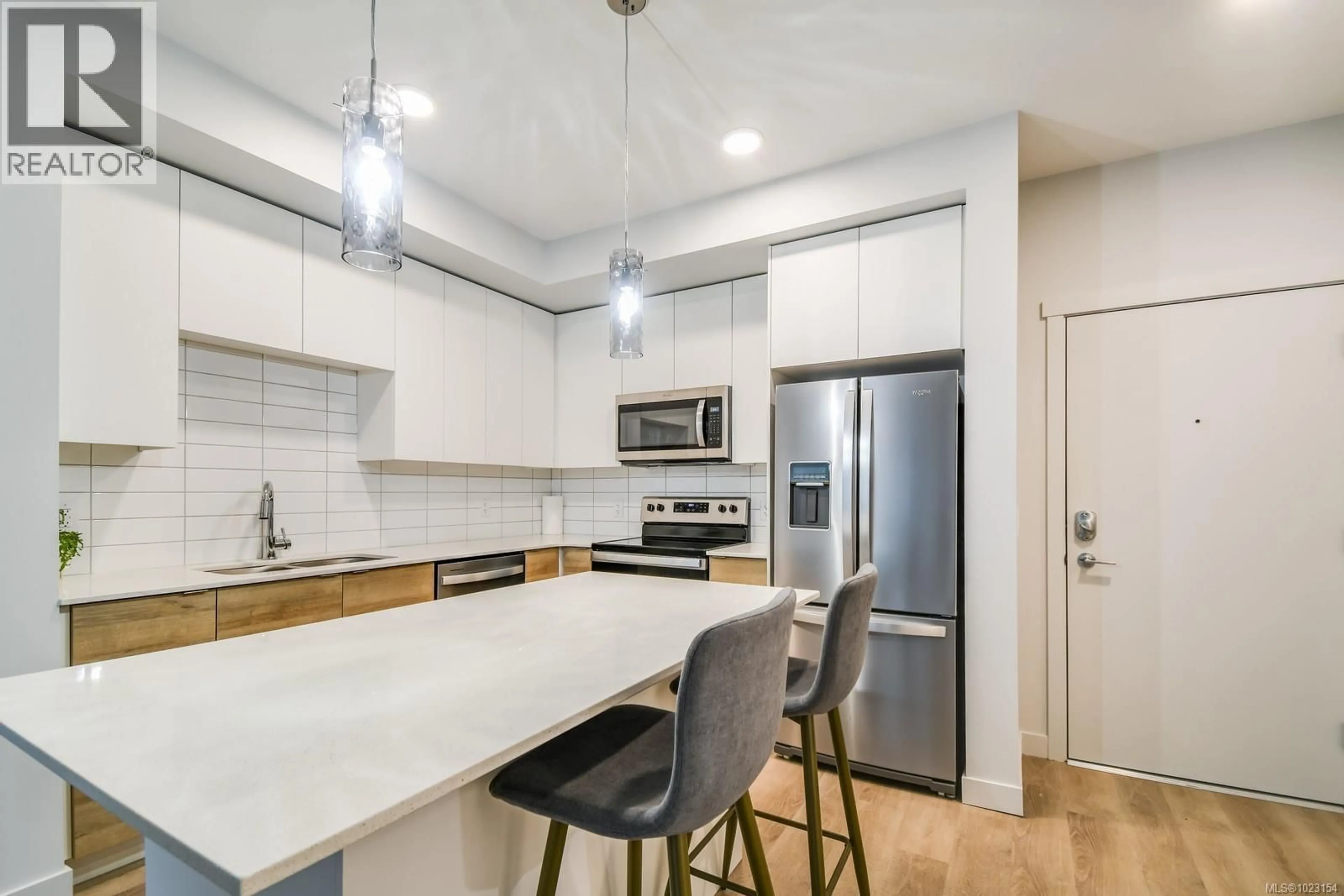 Open concept kitchen, unknown for 104 - 4830 CEDAR RIDGE PLACE, Nanaimo British Columbia V9T0M8