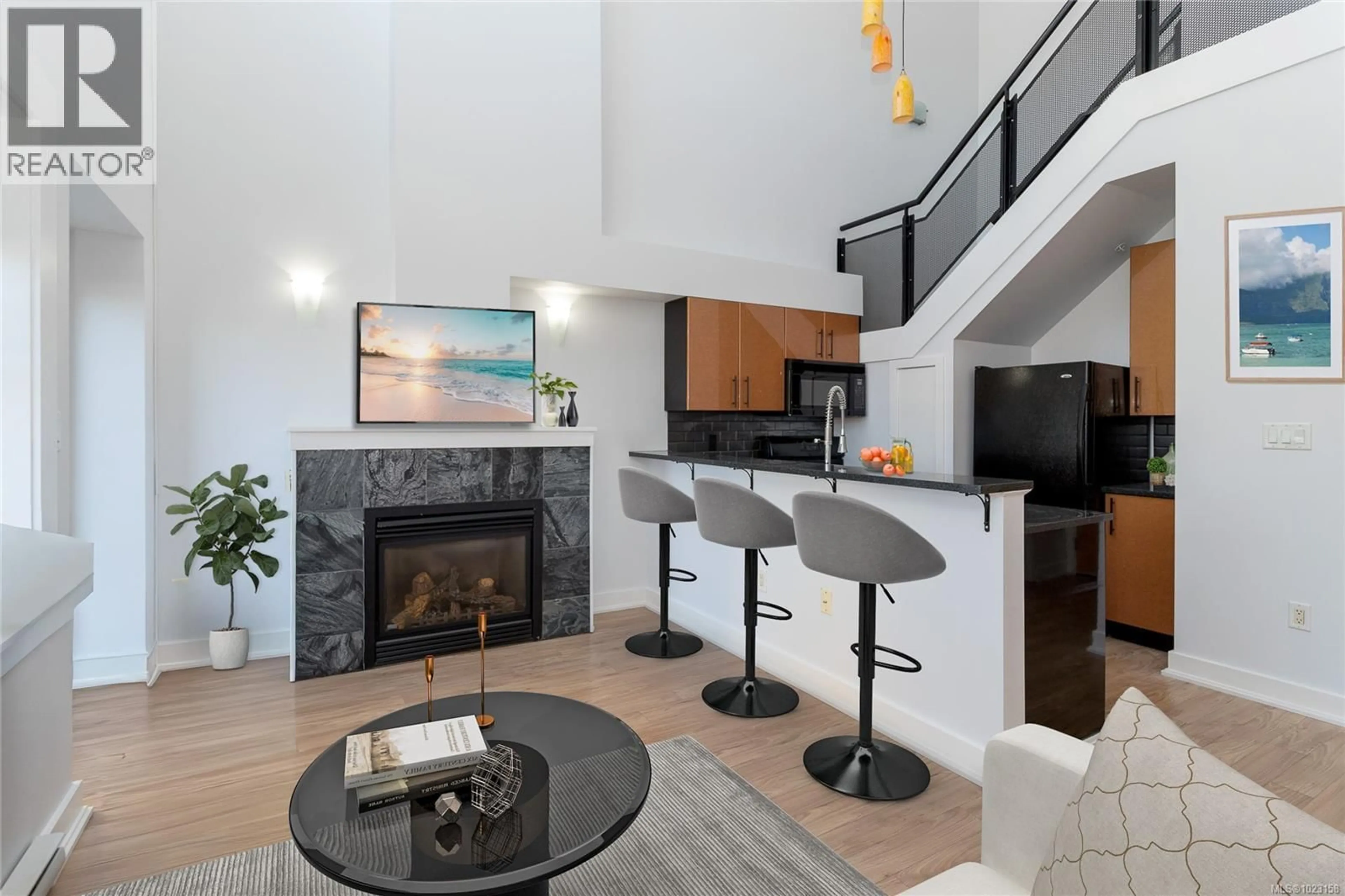 Unknown for 323 - 599 PANDORA AVENUE, Victoria British Columbia V8W1N5