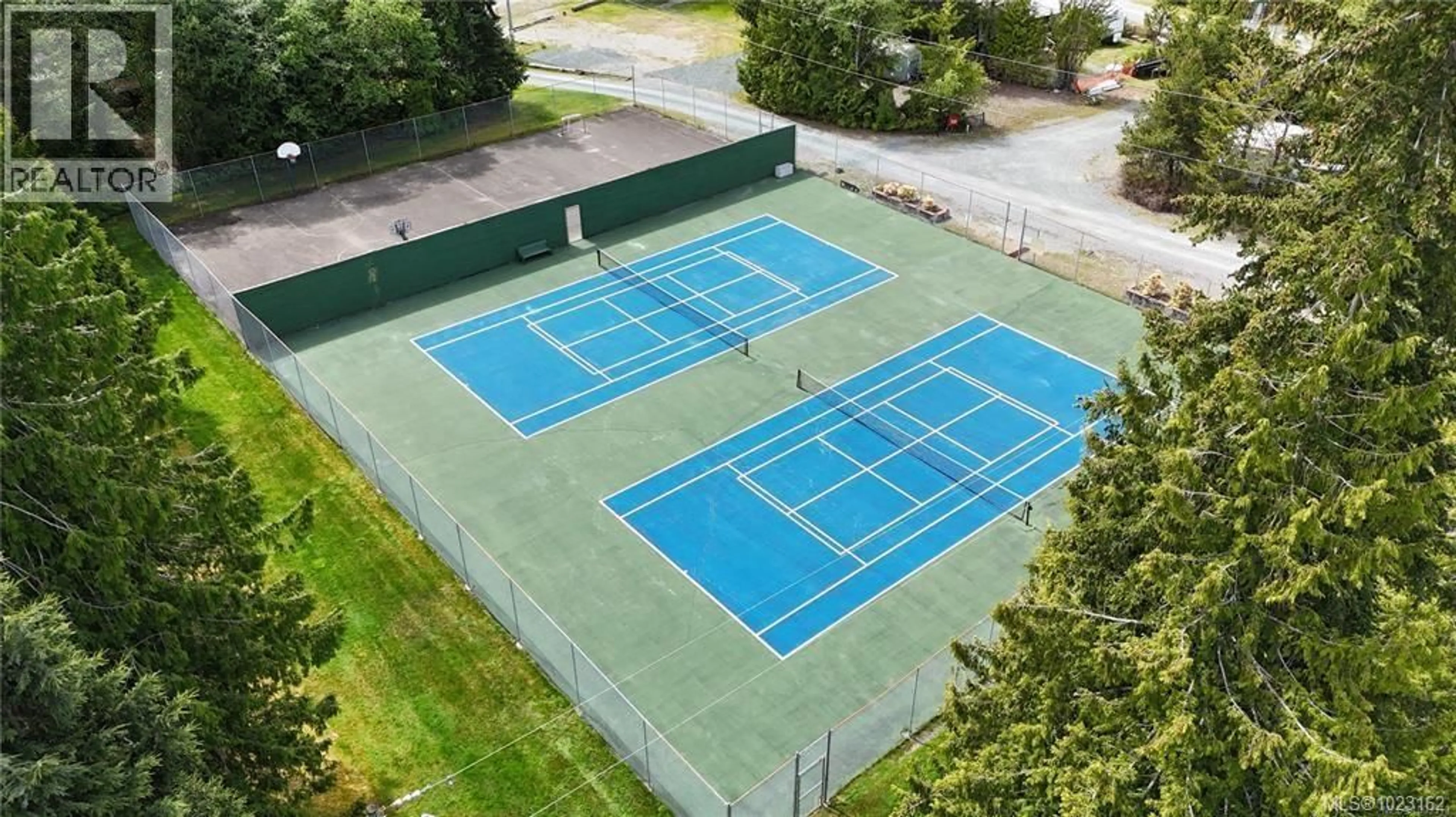 A pic from outside/outdoor area/front of a property/back of a property/a pic from drone, unknown for E5 - 2650 TURNBULL ROAD, Qualicum Beach British Columbia V9K2R2