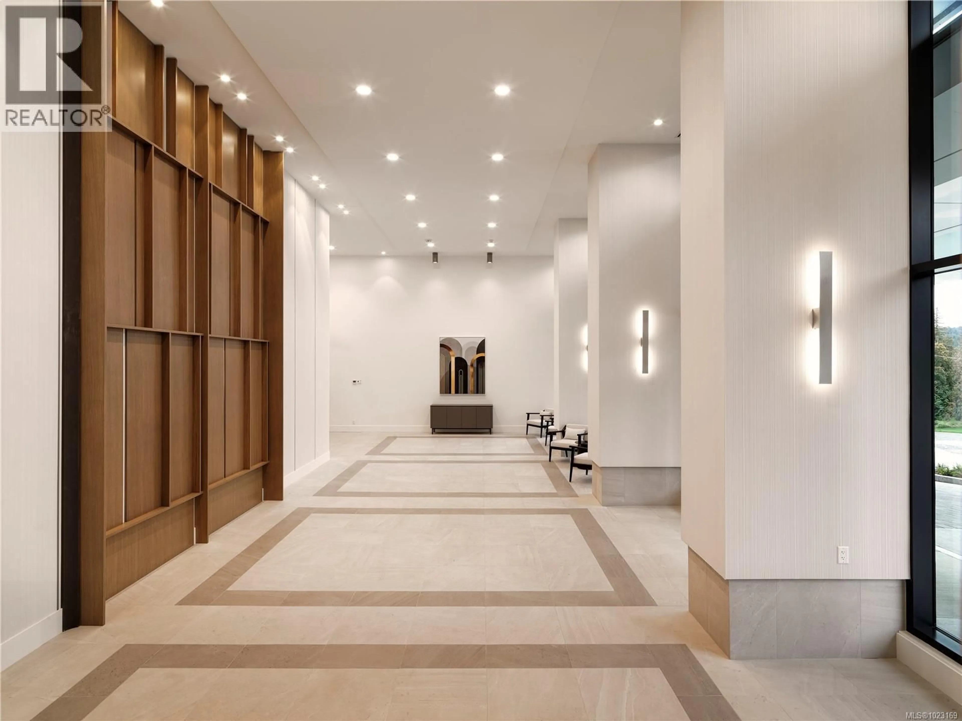 Indoor foyer for 907 - 2000 HANNINGTON ROAD, Langford British Columbia V9B6R6