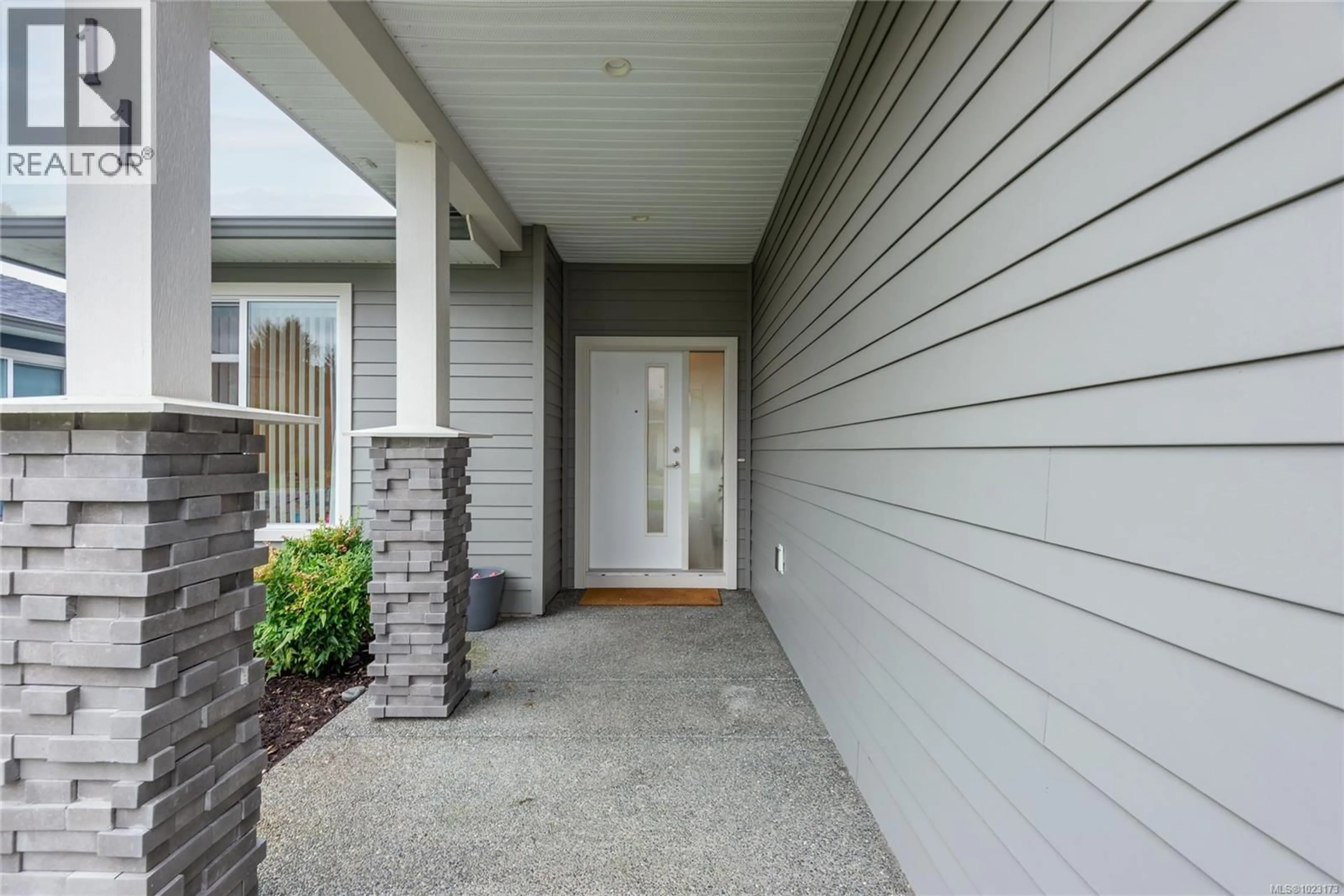 Indoor entryway for 11 - 2161 EVERGREEN ROAD, Campbell River British Columbia V9W0C8