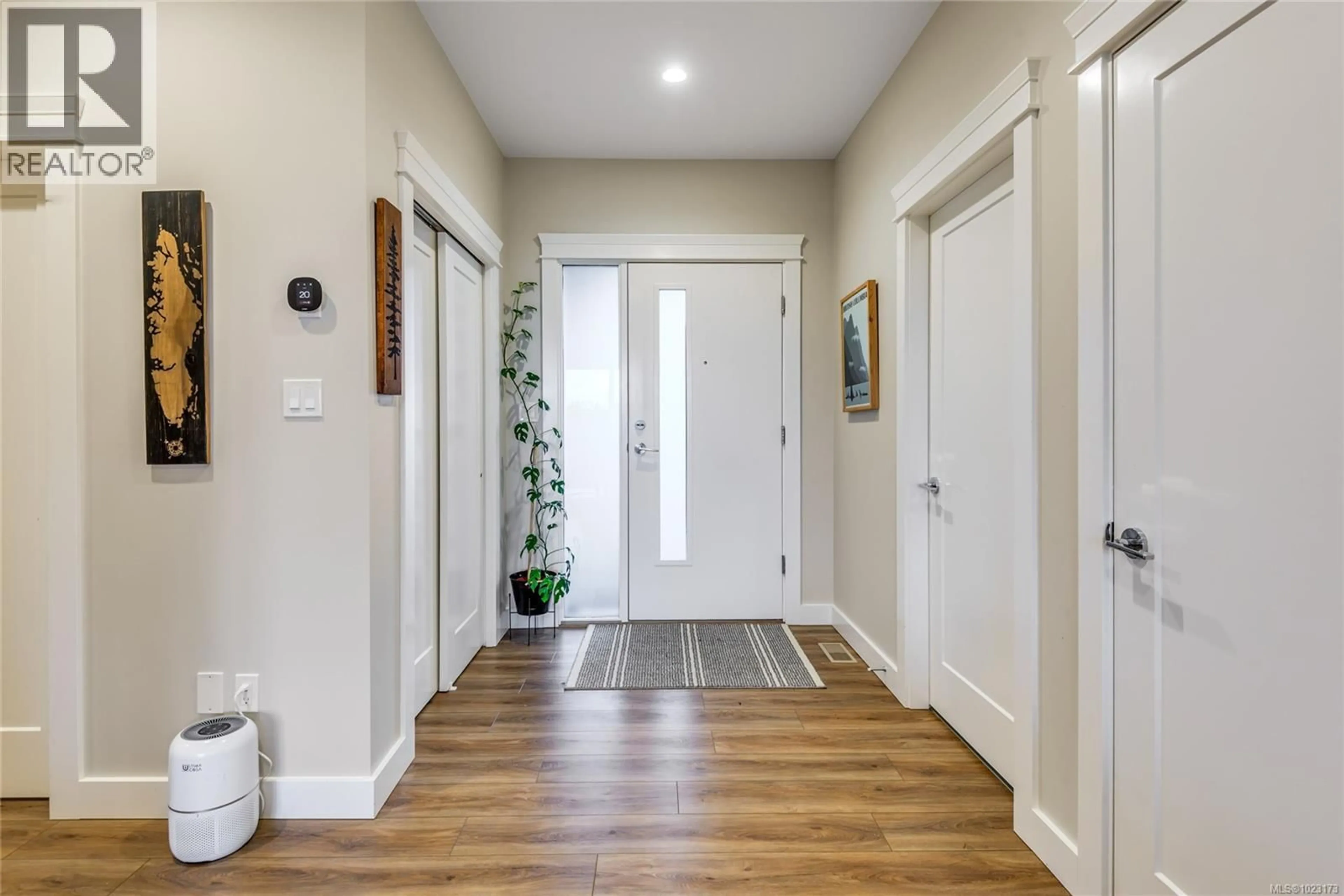 Indoor entryway for 11 - 2161 EVERGREEN ROAD, Campbell River British Columbia V9W0C8