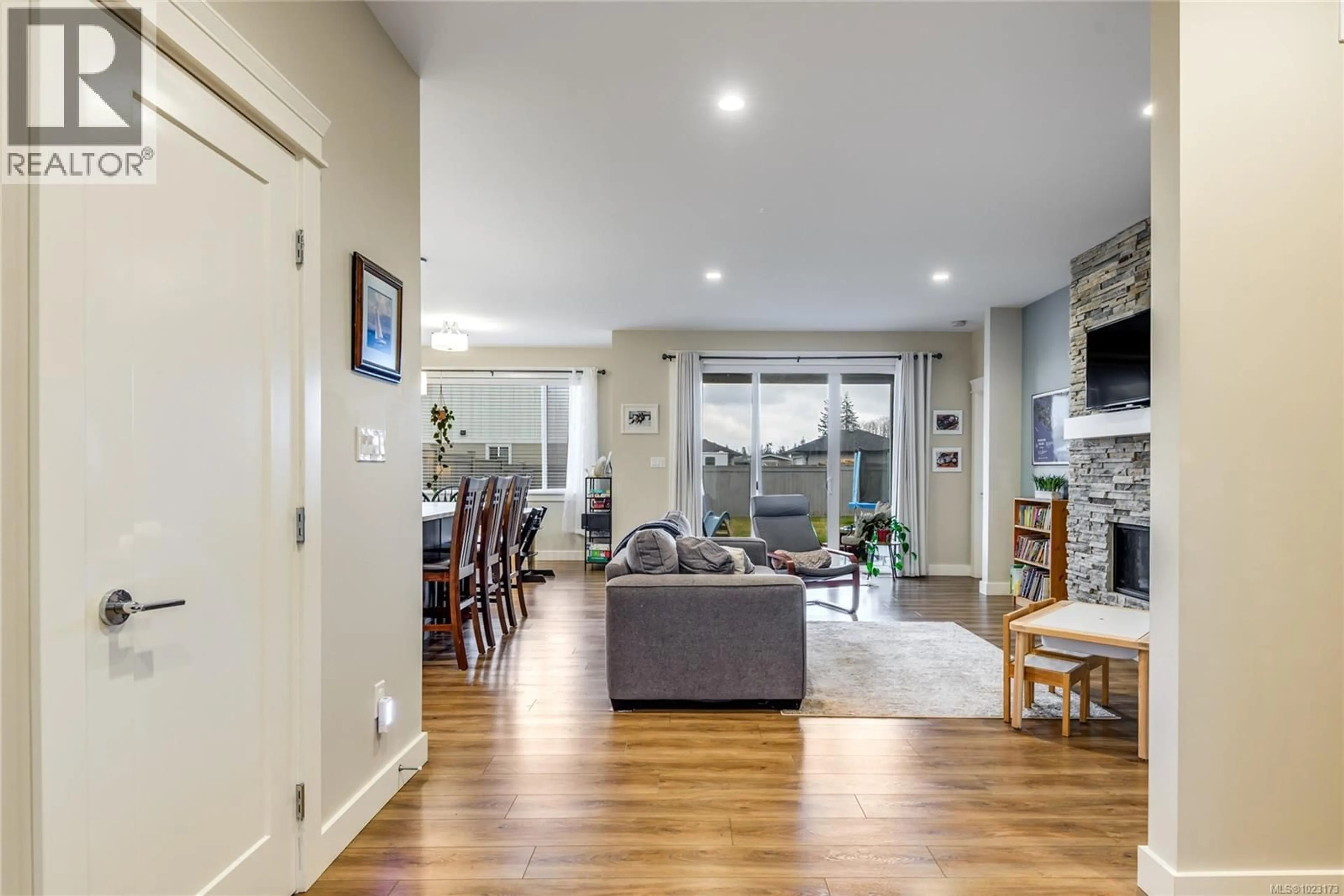 Living room with furniture, unknown for 11 - 2161 EVERGREEN ROAD, Campbell River British Columbia V9W0C8