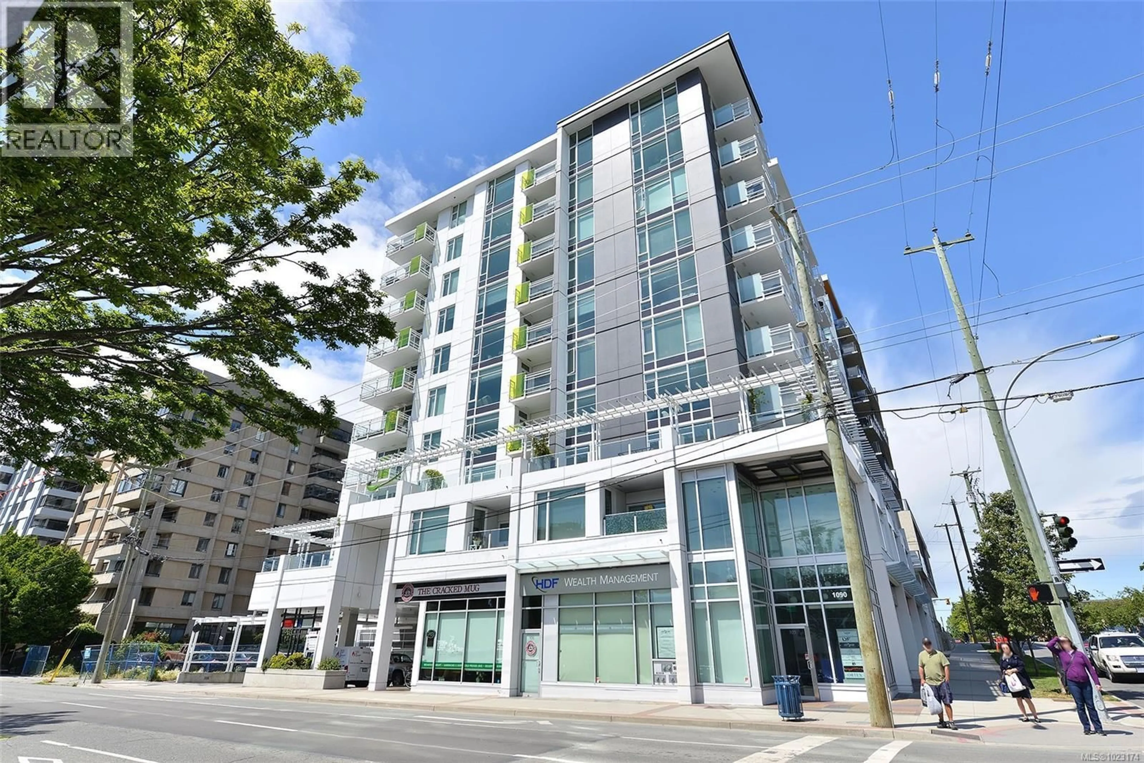 Indoor foyer for 408 - 1090 JOHNSON STREET, Victoria British Columbia V8V3P6