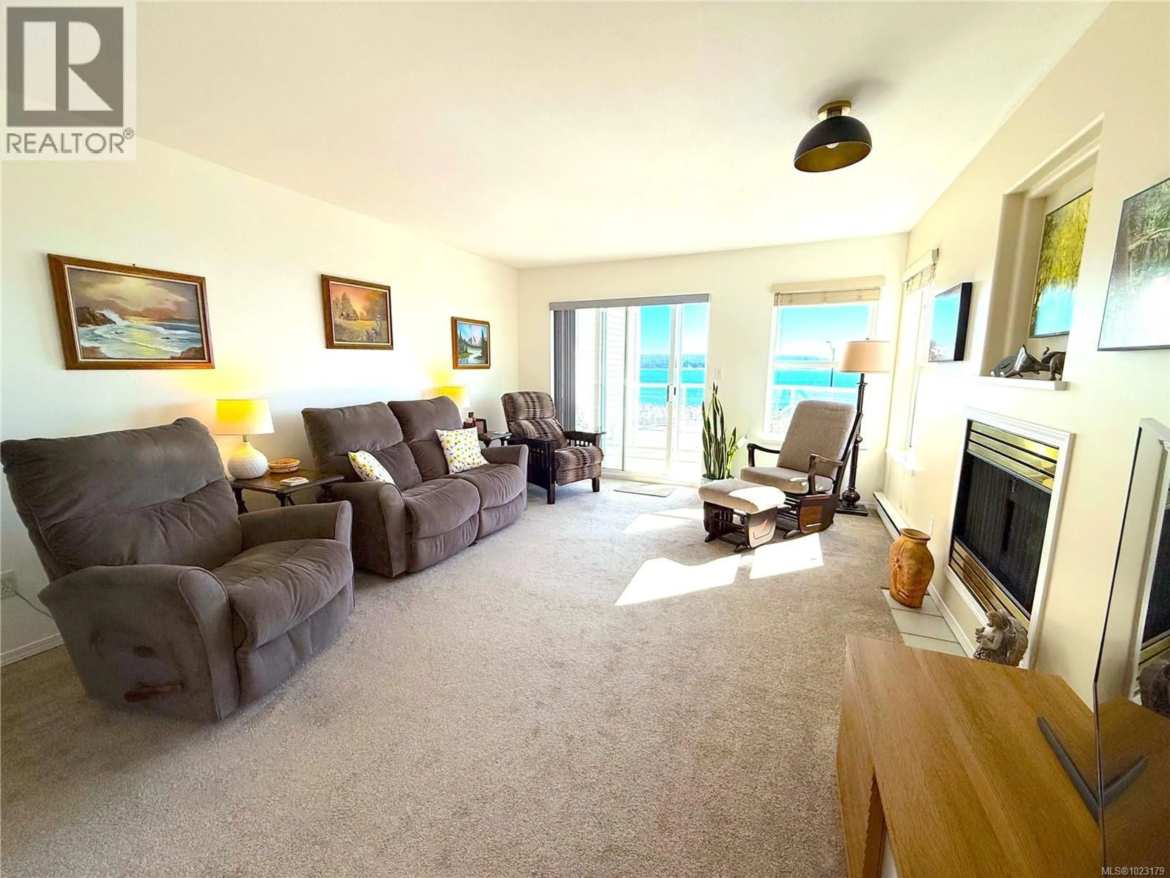 Living room with furniture, unknown for 201 - 1216 ISLAND HIGHWAY SOUTH, Campbell River British Columbia V9W1B5