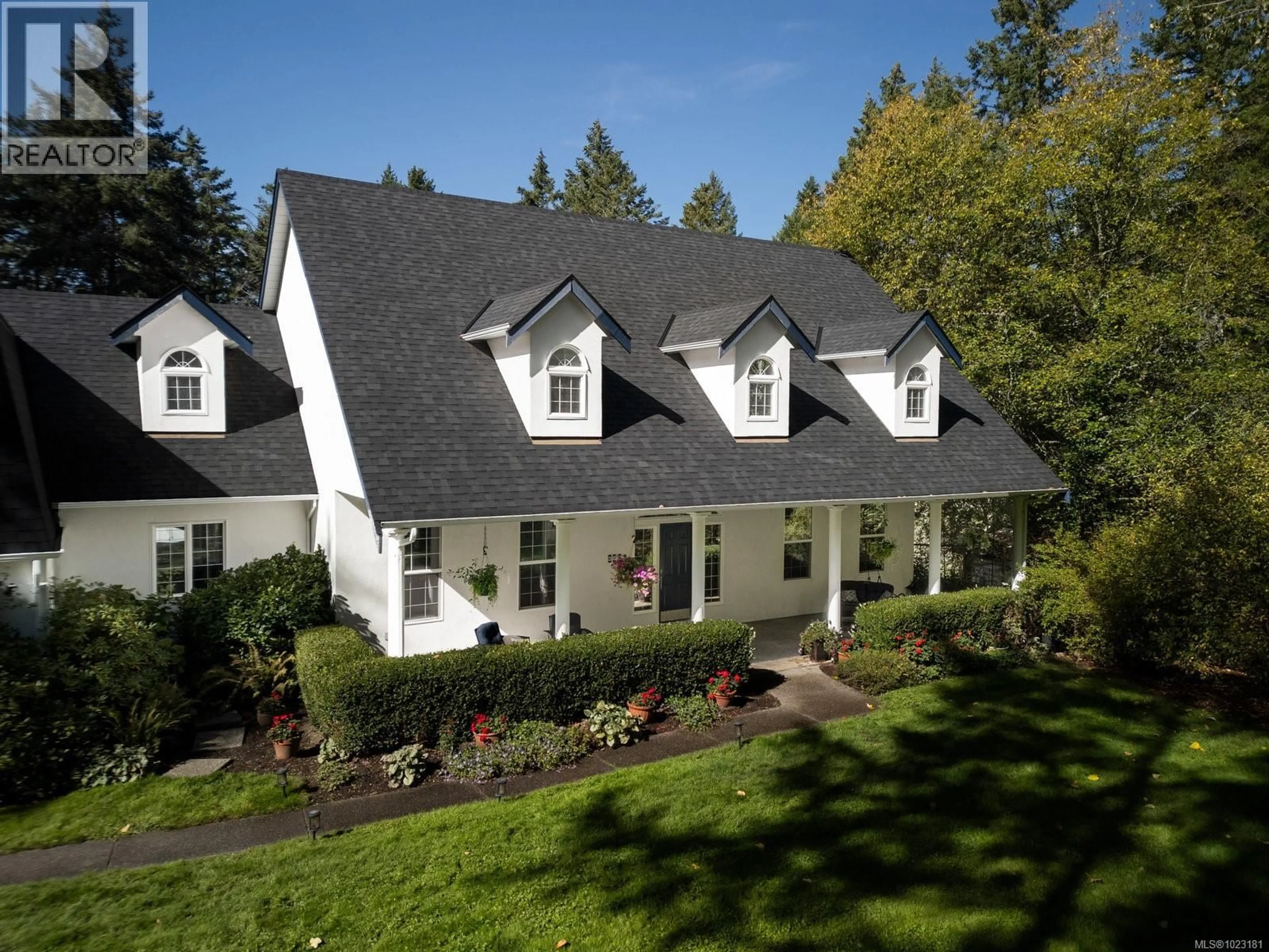 Home with vinyl exterior material, unknown for 560 SALMON ROAD, North Saanich British Columbia V8M1S5