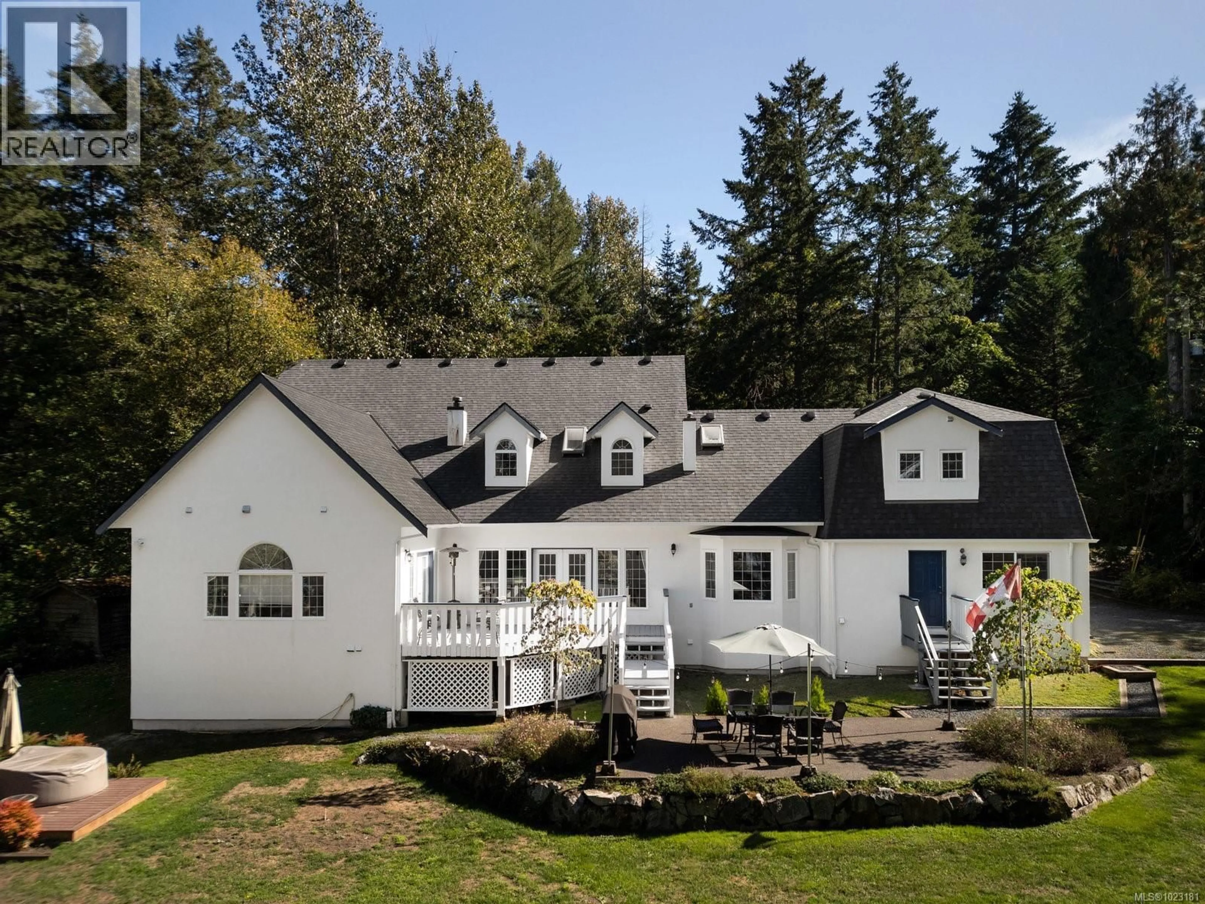 Home with vinyl exterior material, unknown for 560 SALMON ROAD, North Saanich British Columbia V8M1S5