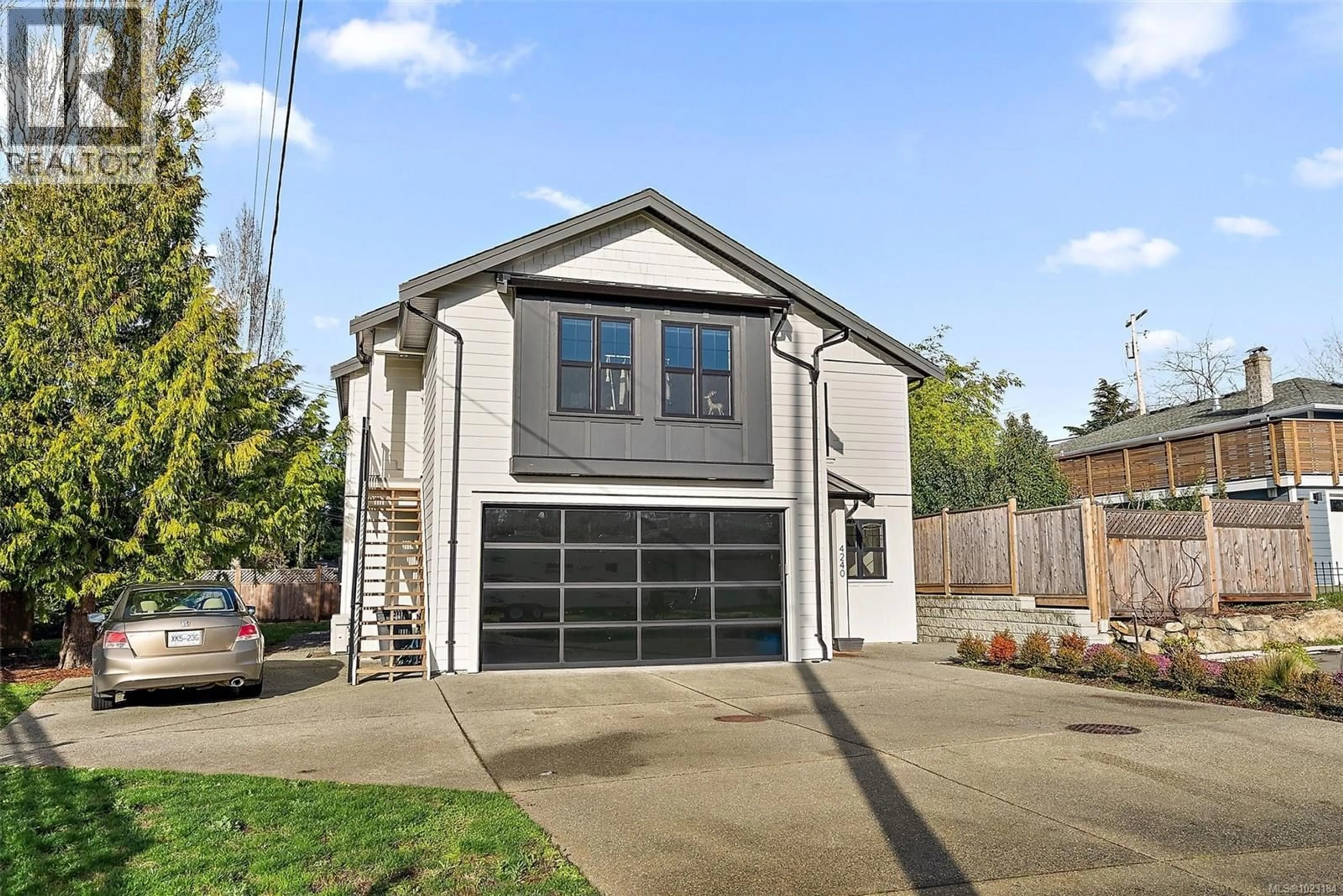 Unknown for 4240 SPRINGRIDGE CRESCENT, Saanich British Columbia V8Z4Y8