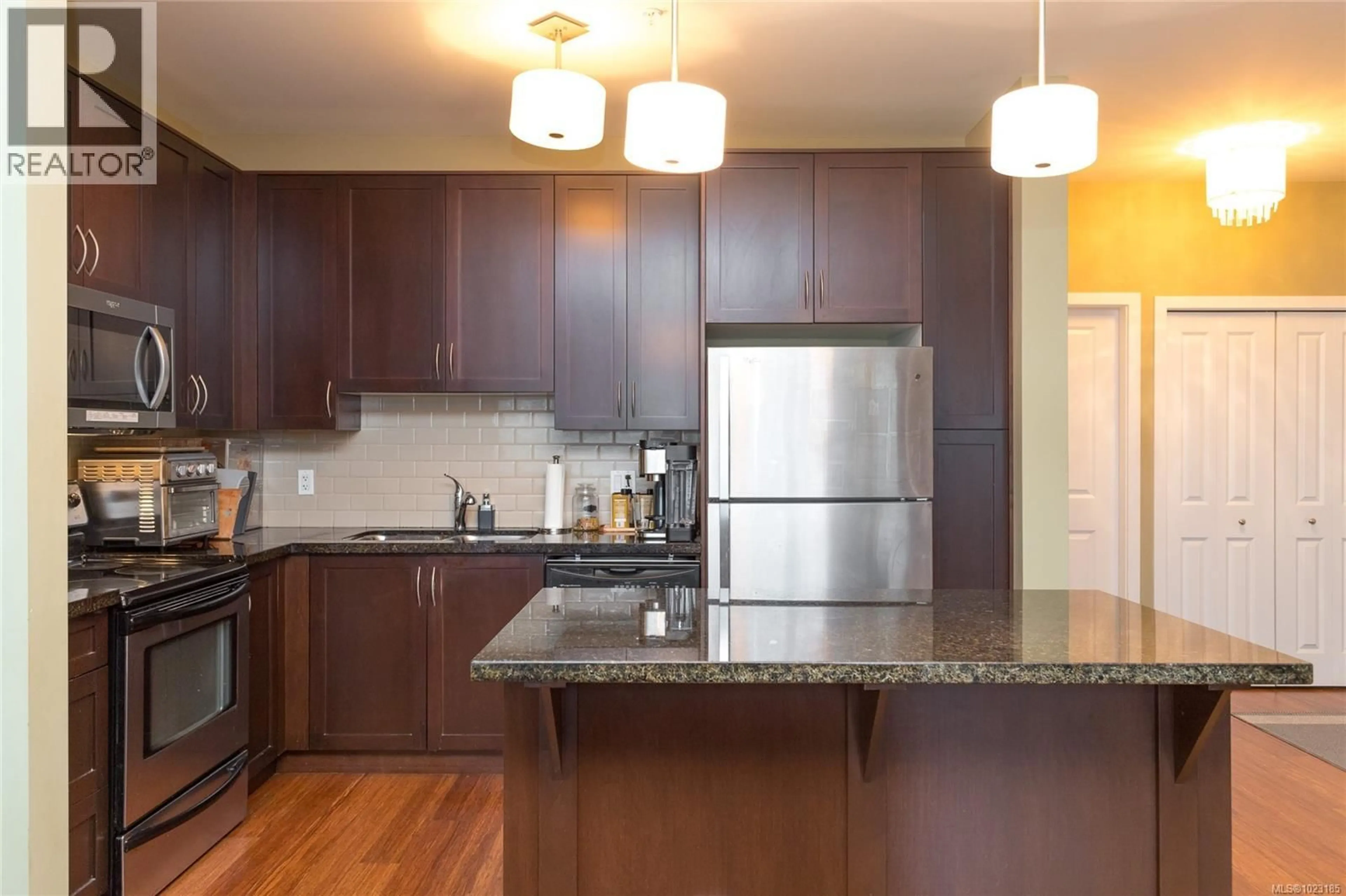 Standard kitchen, wood/laminate floor for 202 - 608 FAIRWAY AVENUE, Langford British Columbia V9B2R5