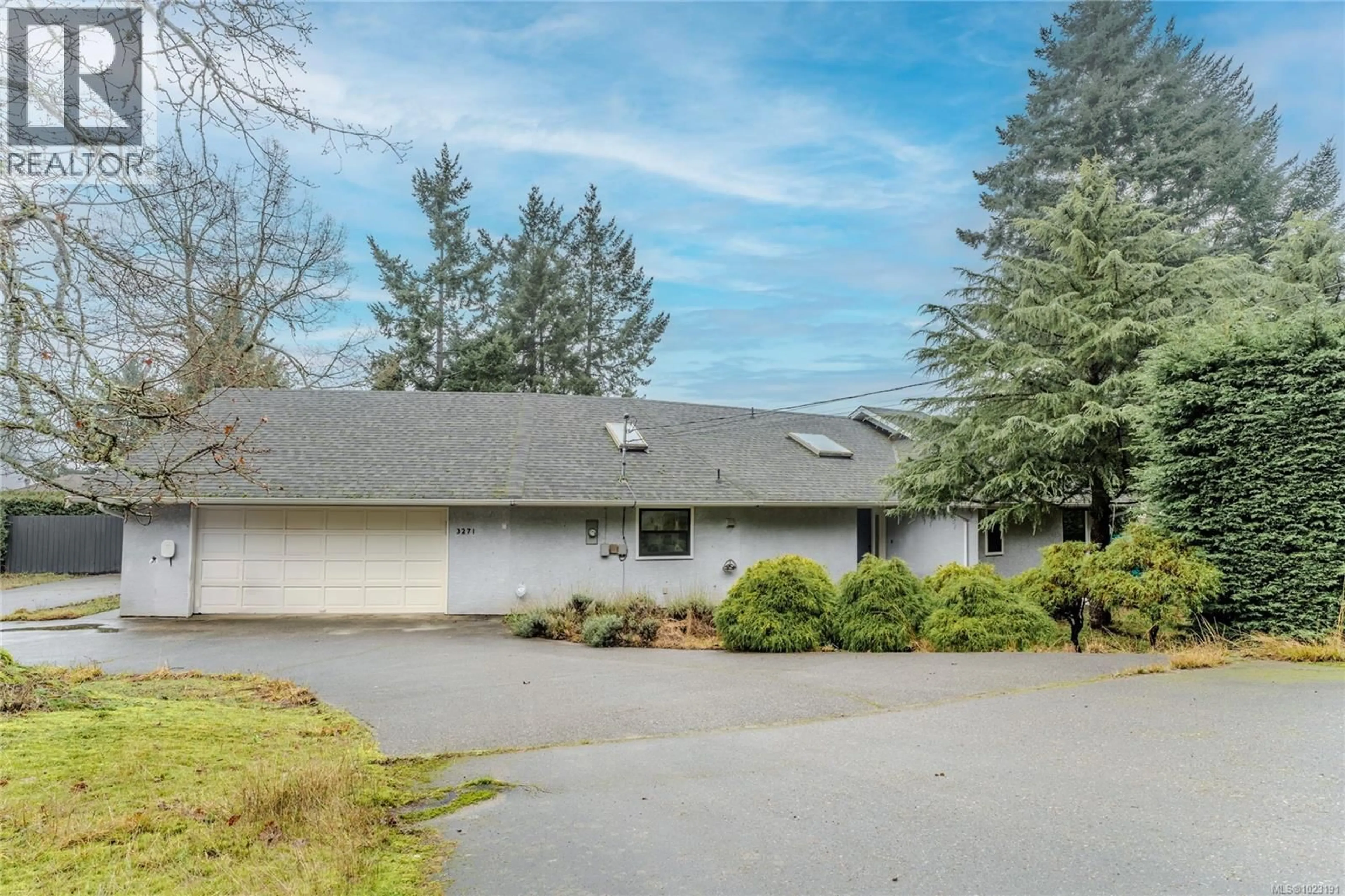 A pic from outside/outdoor area/front of a property/back of a property/a pic from drone, unknown for 3271 DOLPHIN DRIVE, Nanoose Bay British Columbia V9P9J1