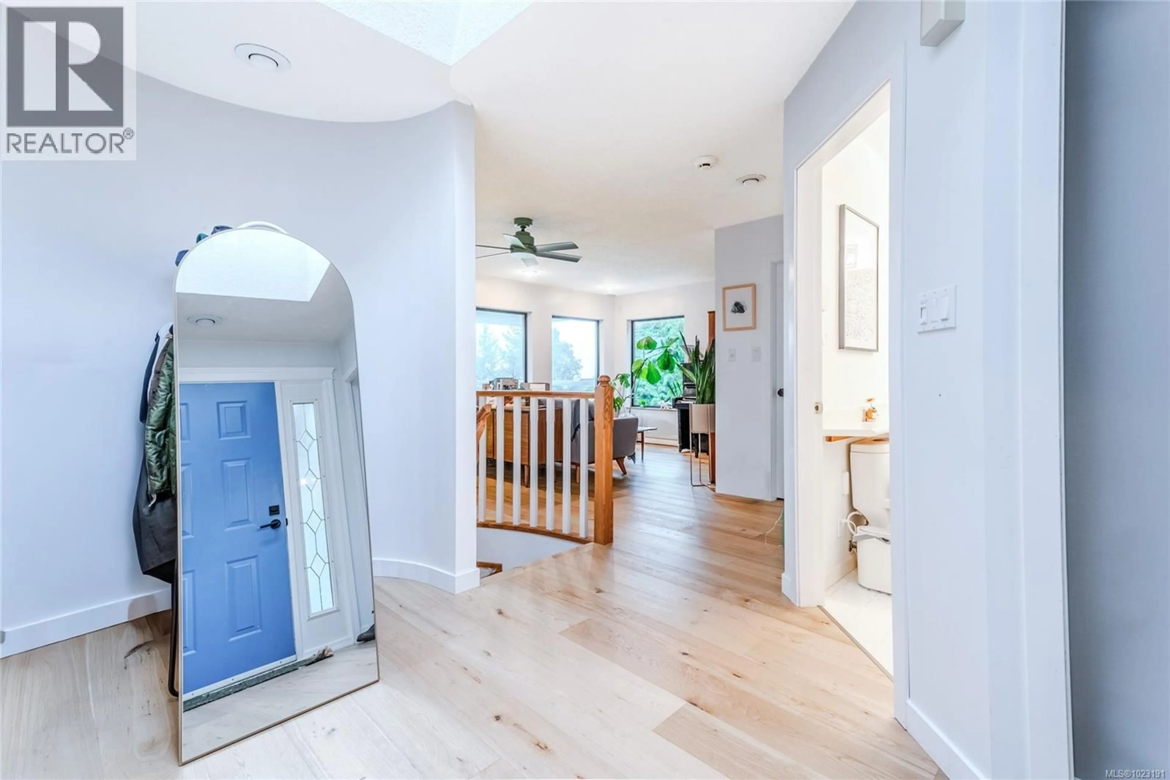 Indoor entryway for 3271 DOLPHIN DRIVE, Nanoose Bay British Columbia V9P9J1