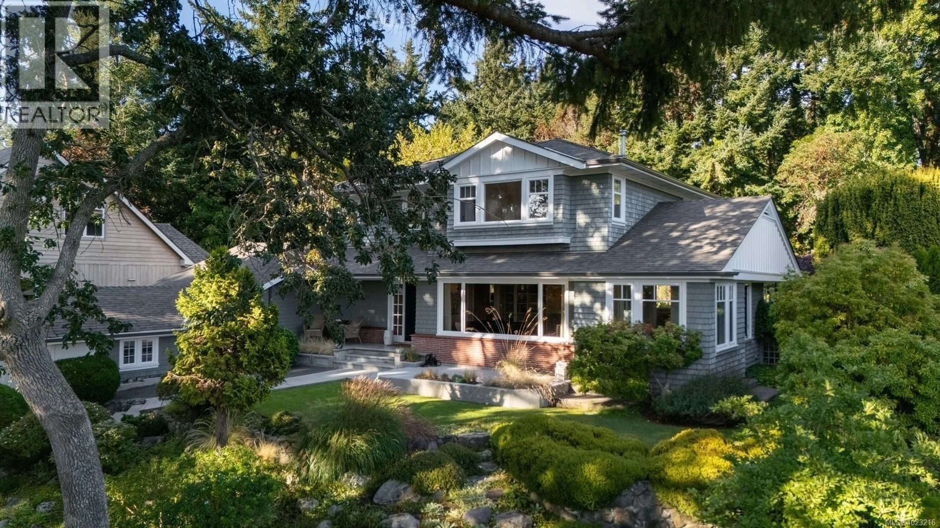 Home with brick exterior material, street for 2944 TUDOR AVENUE, Saanich British Columbia V8N1M1