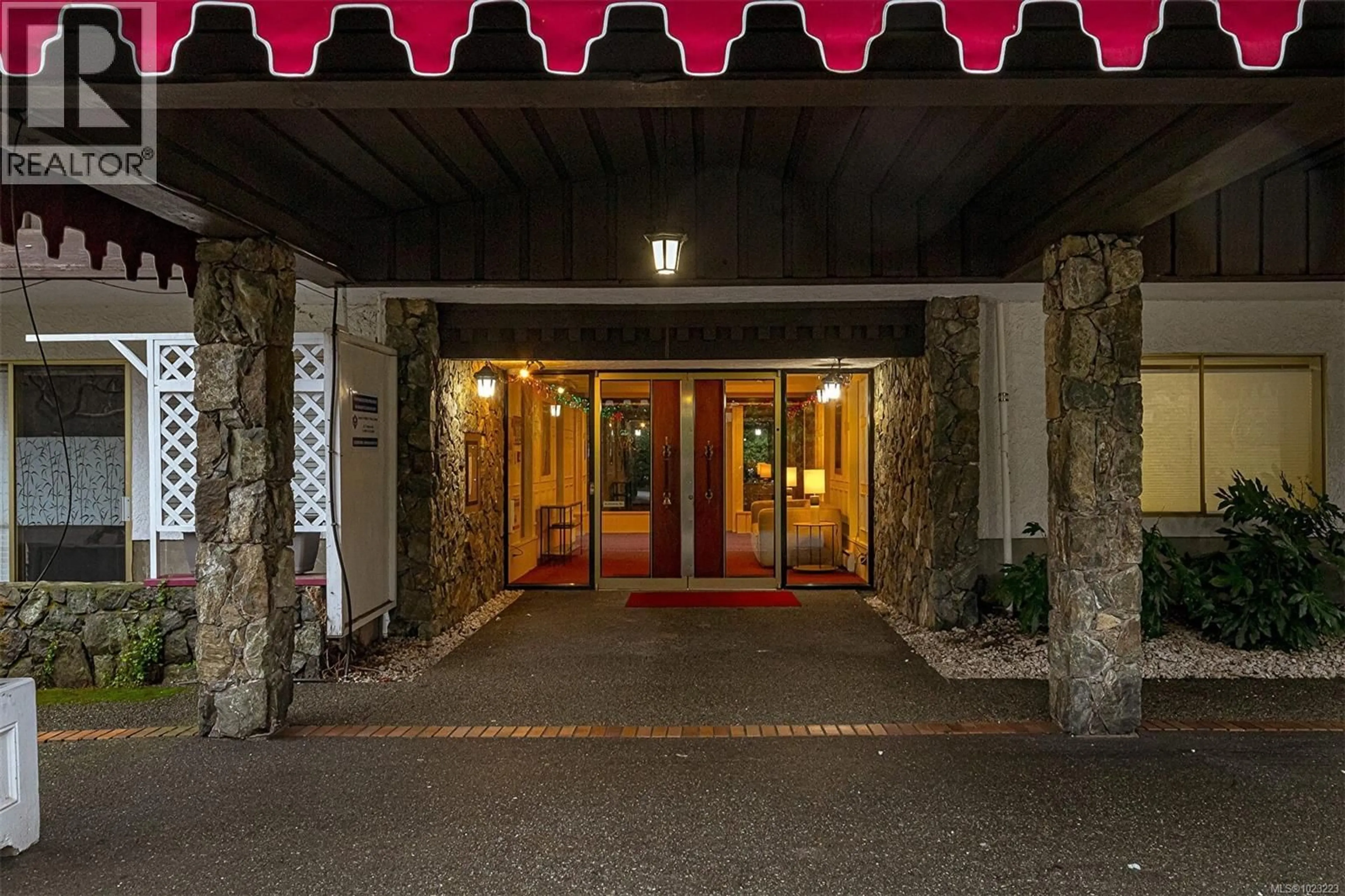 Lobby for 118 - 964 HEYWOOD AVENUE, Victoria British Columbia V8V2Y5