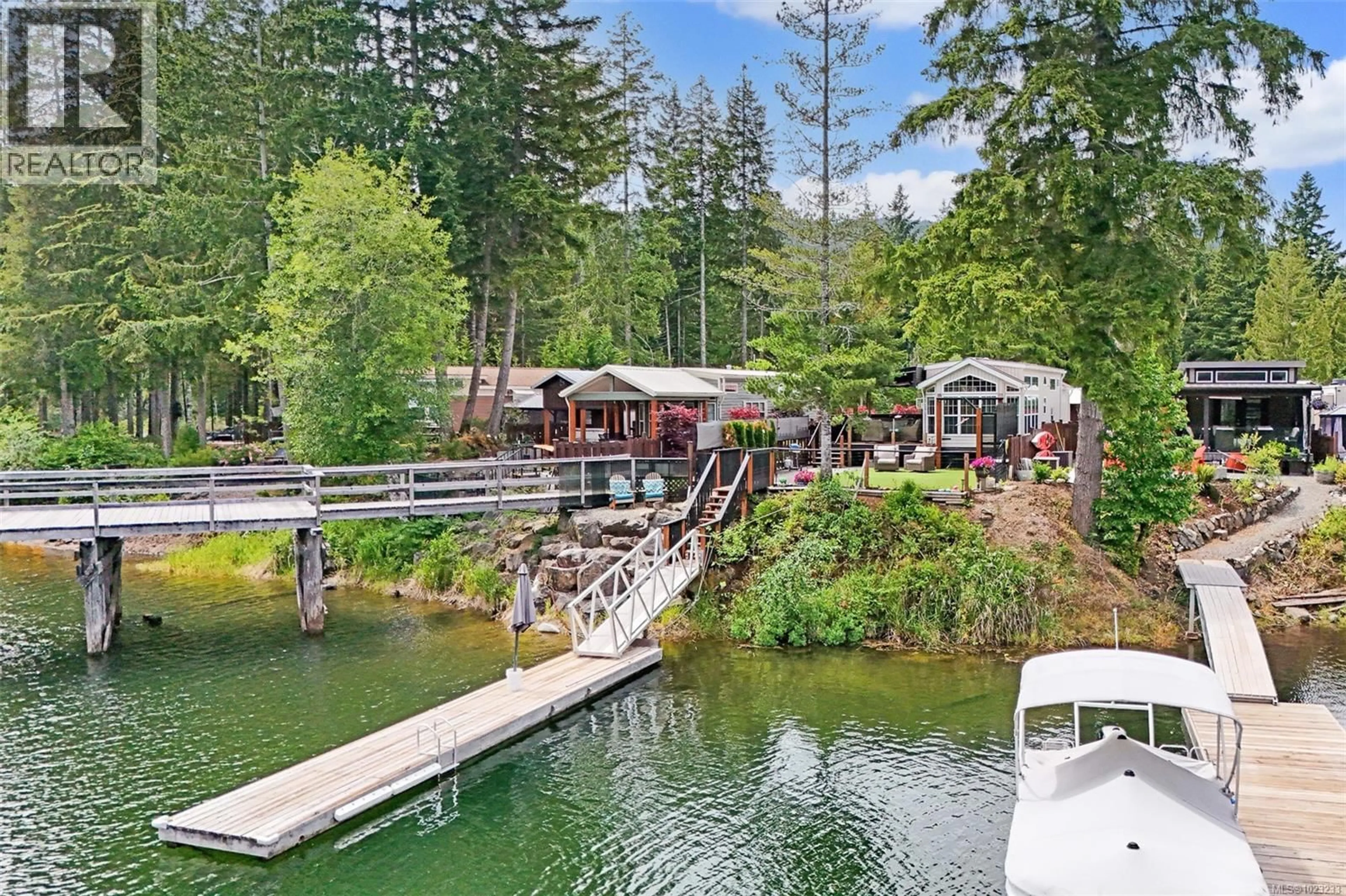 Patio, water/lake/river/ocean view for 10 - 10750 CENTRAL LAKE ROAD, Port Alberni British Columbia V9Y8Z2