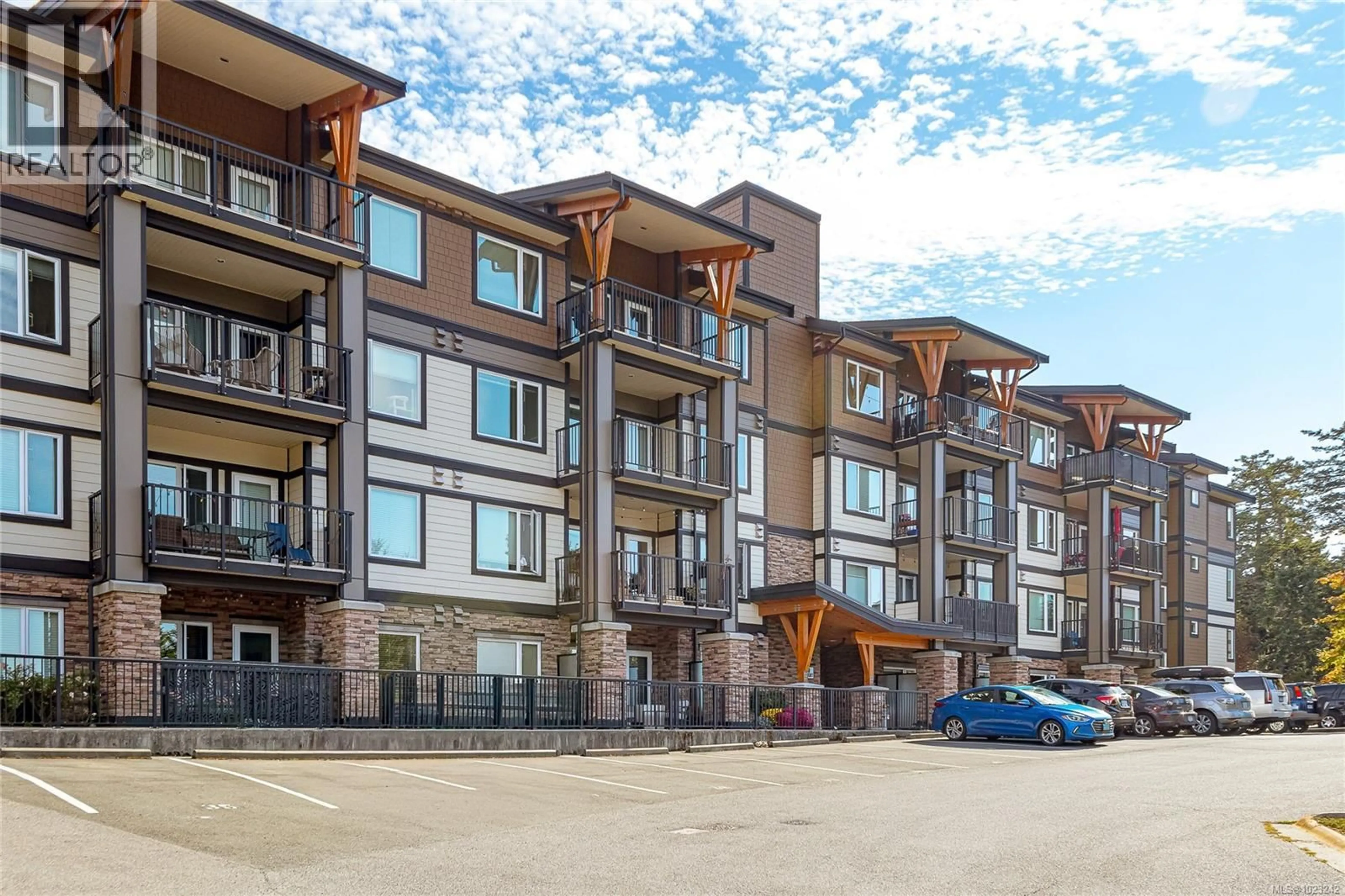 Patio, building for 303 - 290 WILFERT ROAD, View Royal British Columbia V9C0H6