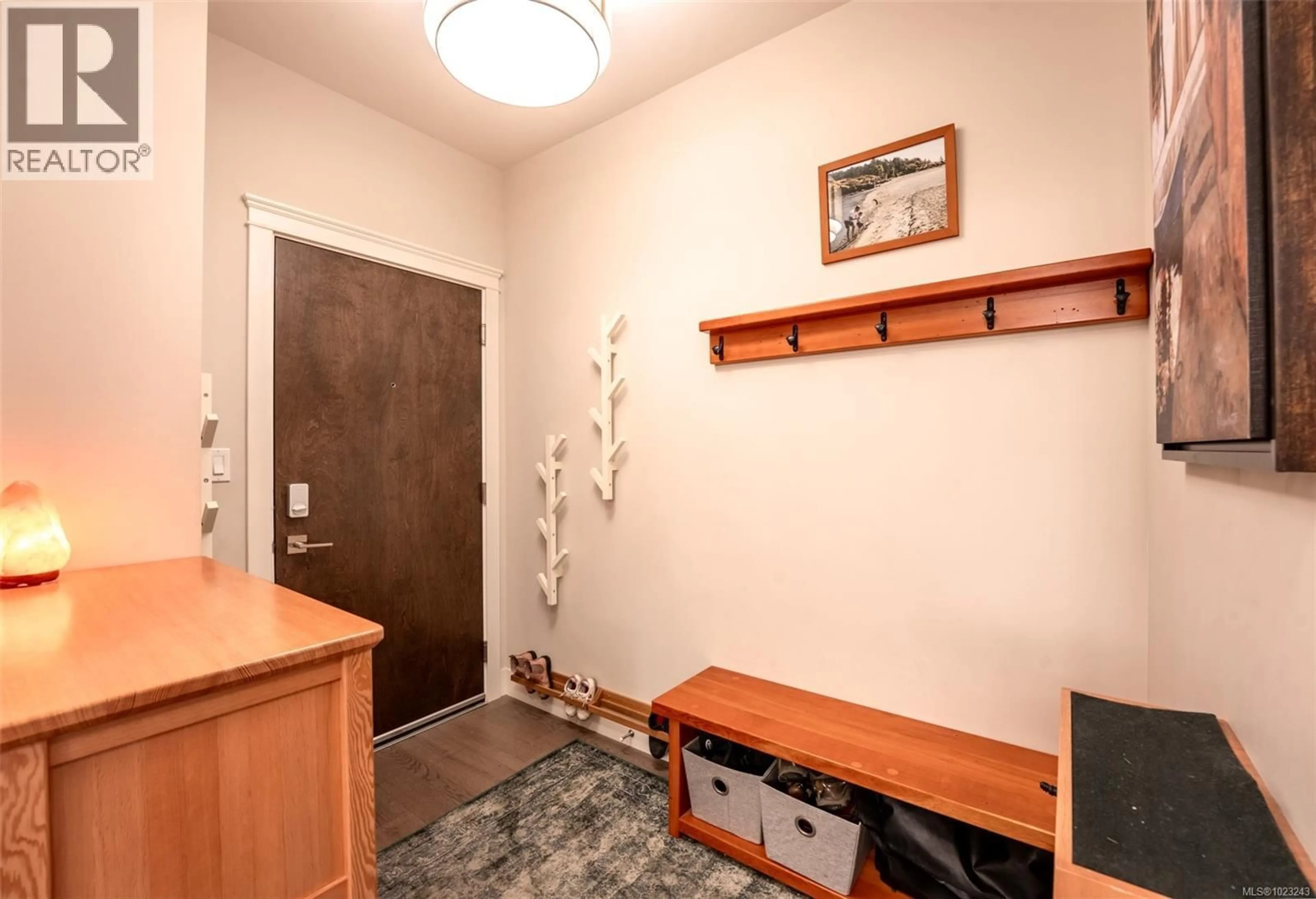 Indoor entryway for 208 - 1900 WATKISS WAY, View Royal British Columbia V9B0B6