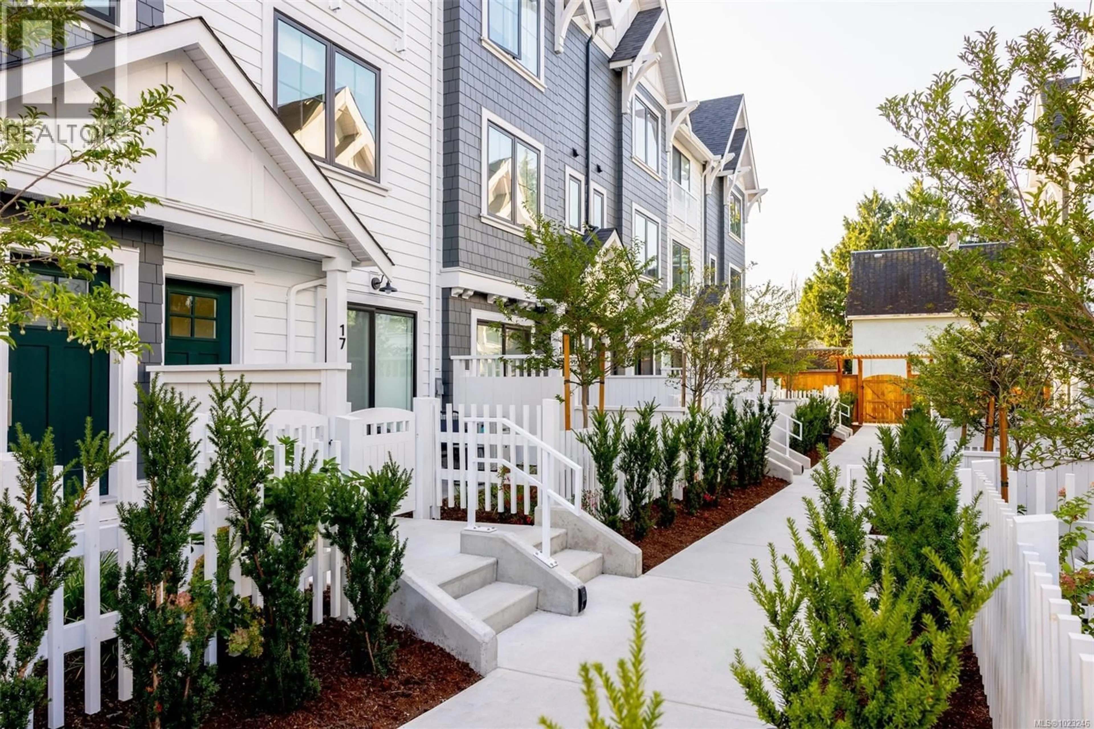 Unknown for TH15 - 3450 WHITTIER AVENUE, Saanich British Columbia V8Z3R2