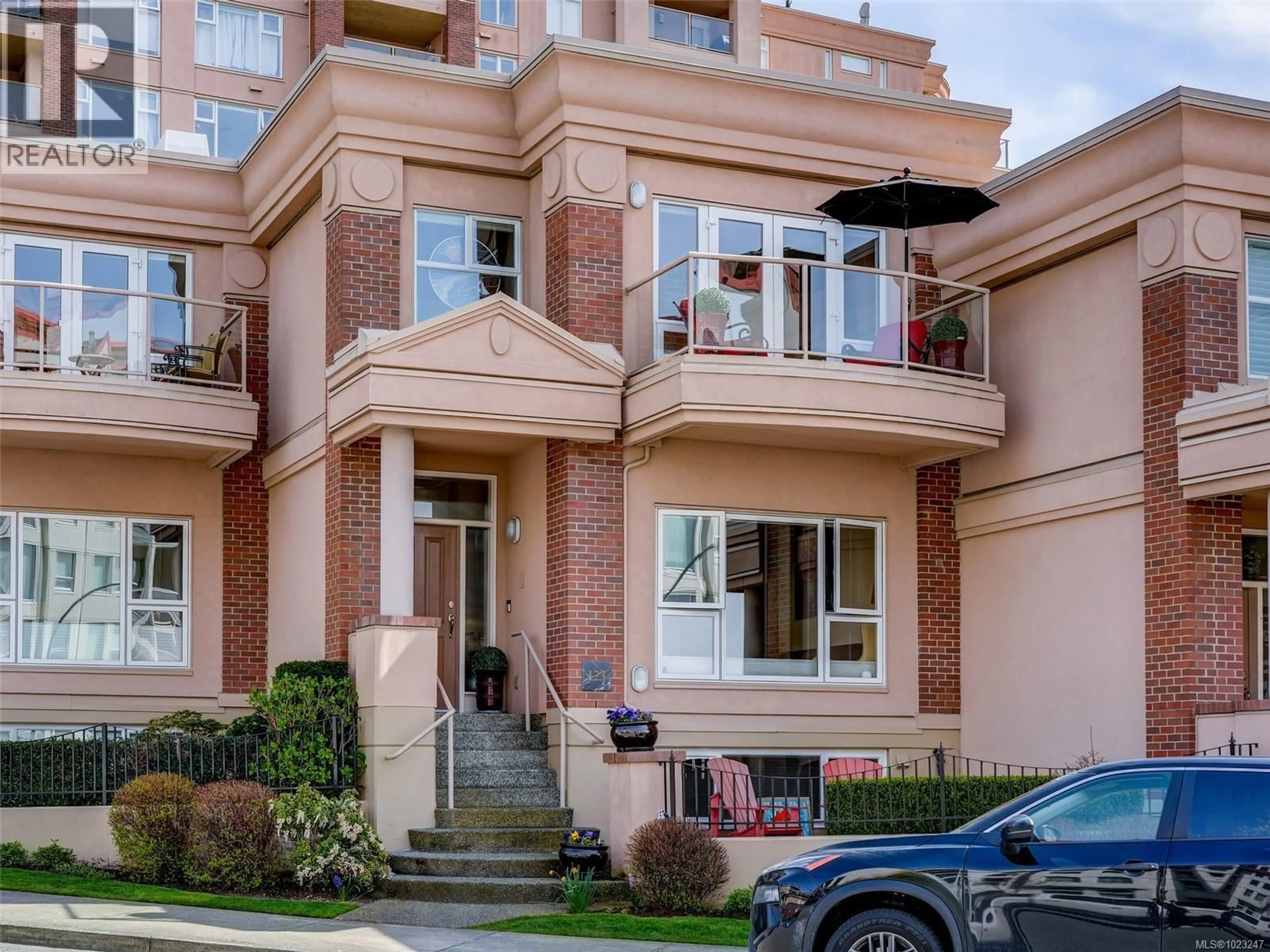 Home with brick exterior material, street for 123 - 75 SONGHEES ROAD, Victoria British Columbia V9A7M5