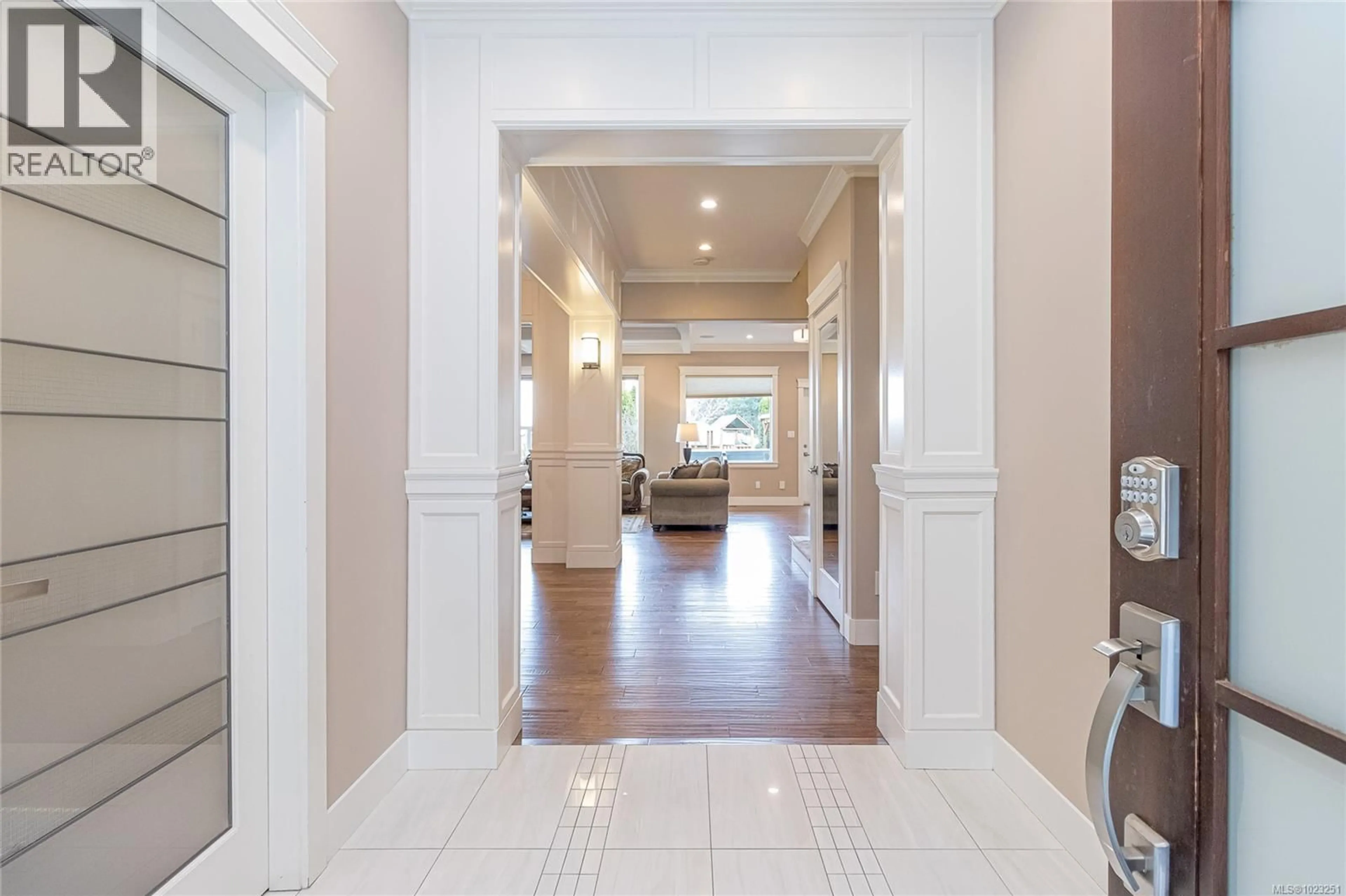 Indoor foyer for 2344 NICKLAUS DRIVE, Langford British Columbia V9B0L2