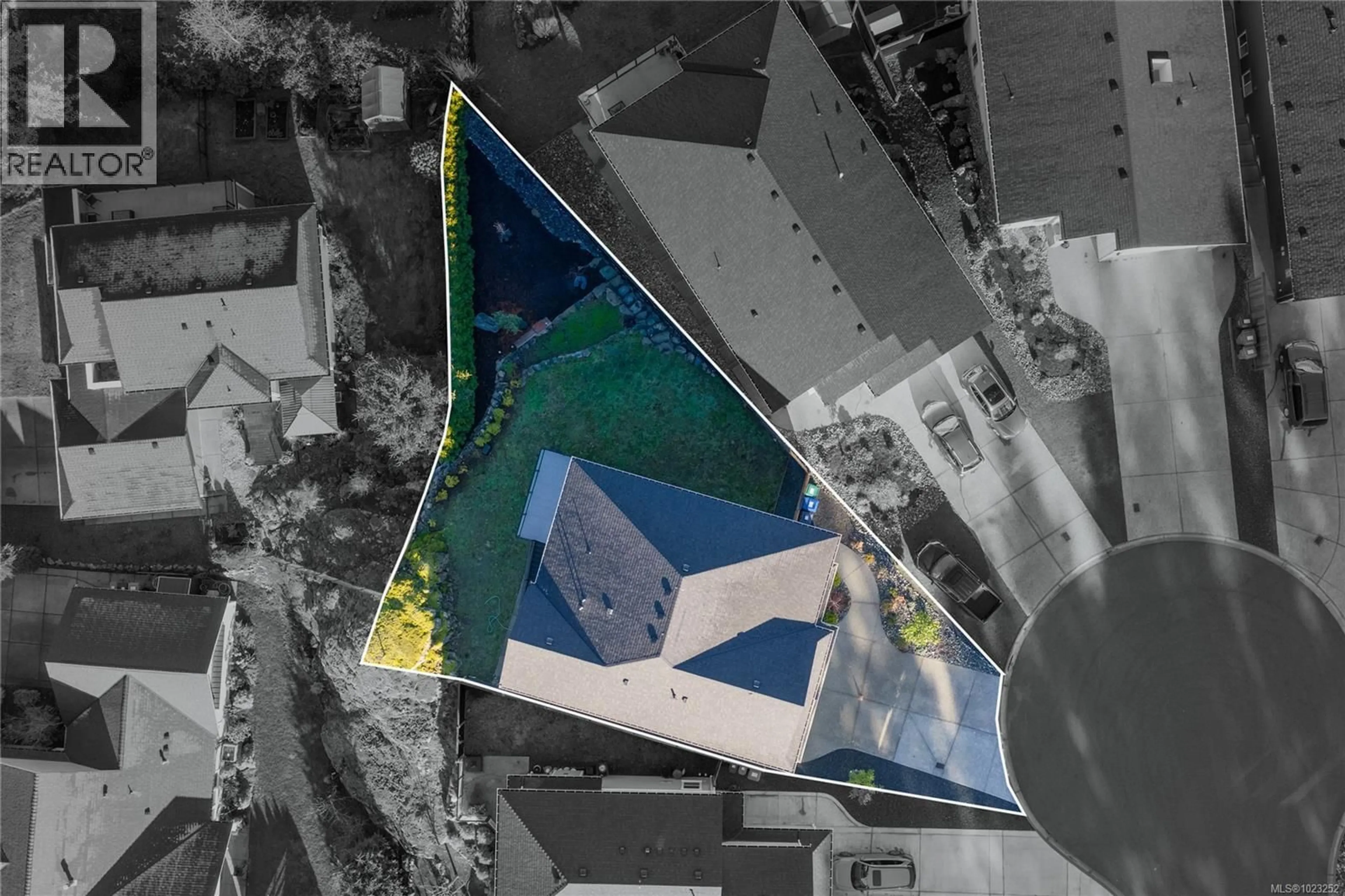 A pic from outside/outdoor area/front of a property/back of a property/a pic from drone, building for 1348 LANGARA DRIVE, Nanaimo British Columbia V9R6A8