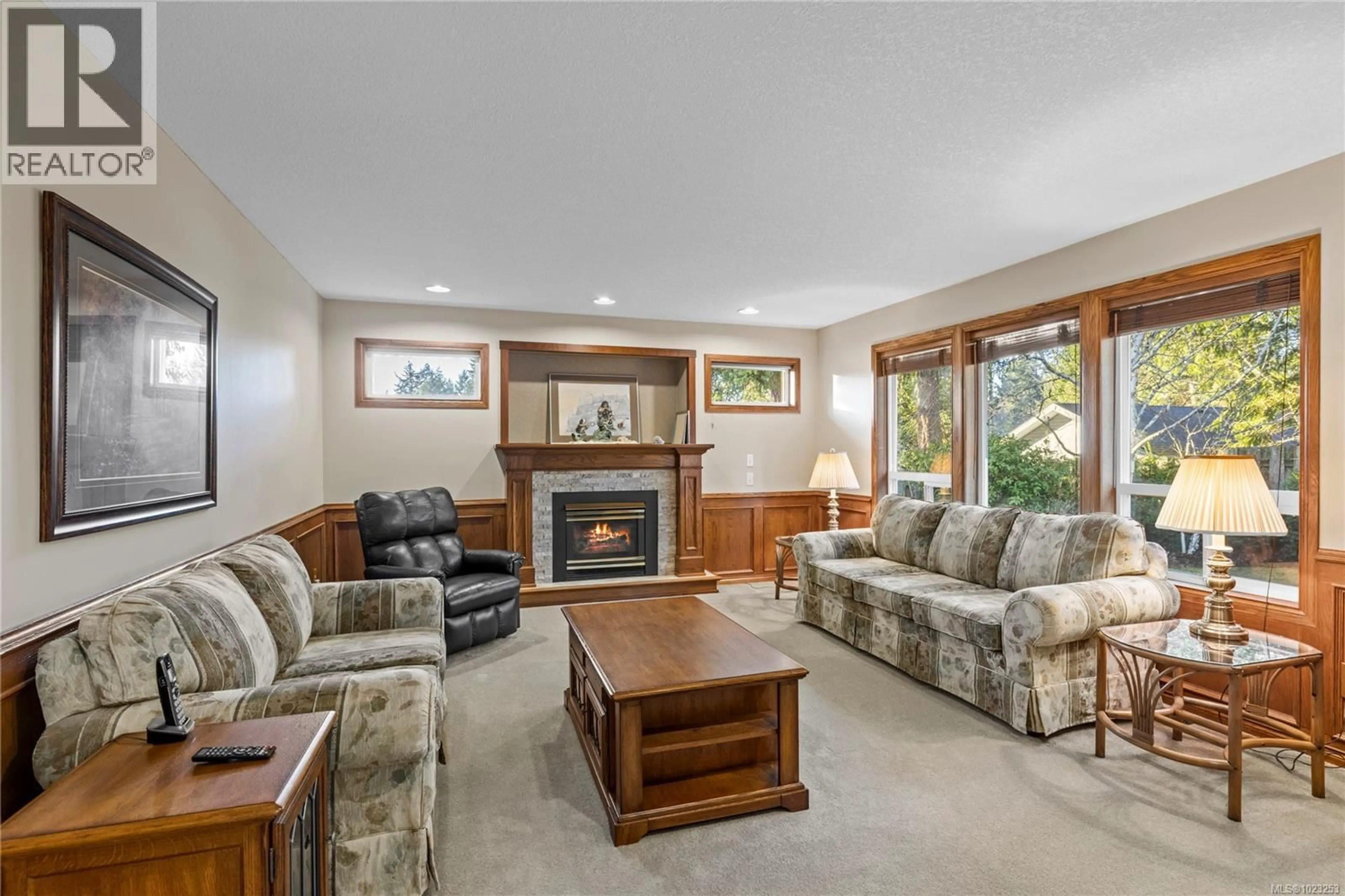 Living room with furniture, unknown for 3321 SCHOONER COVE DRIVE, Nanoose Bay British Columbia V9P9H6