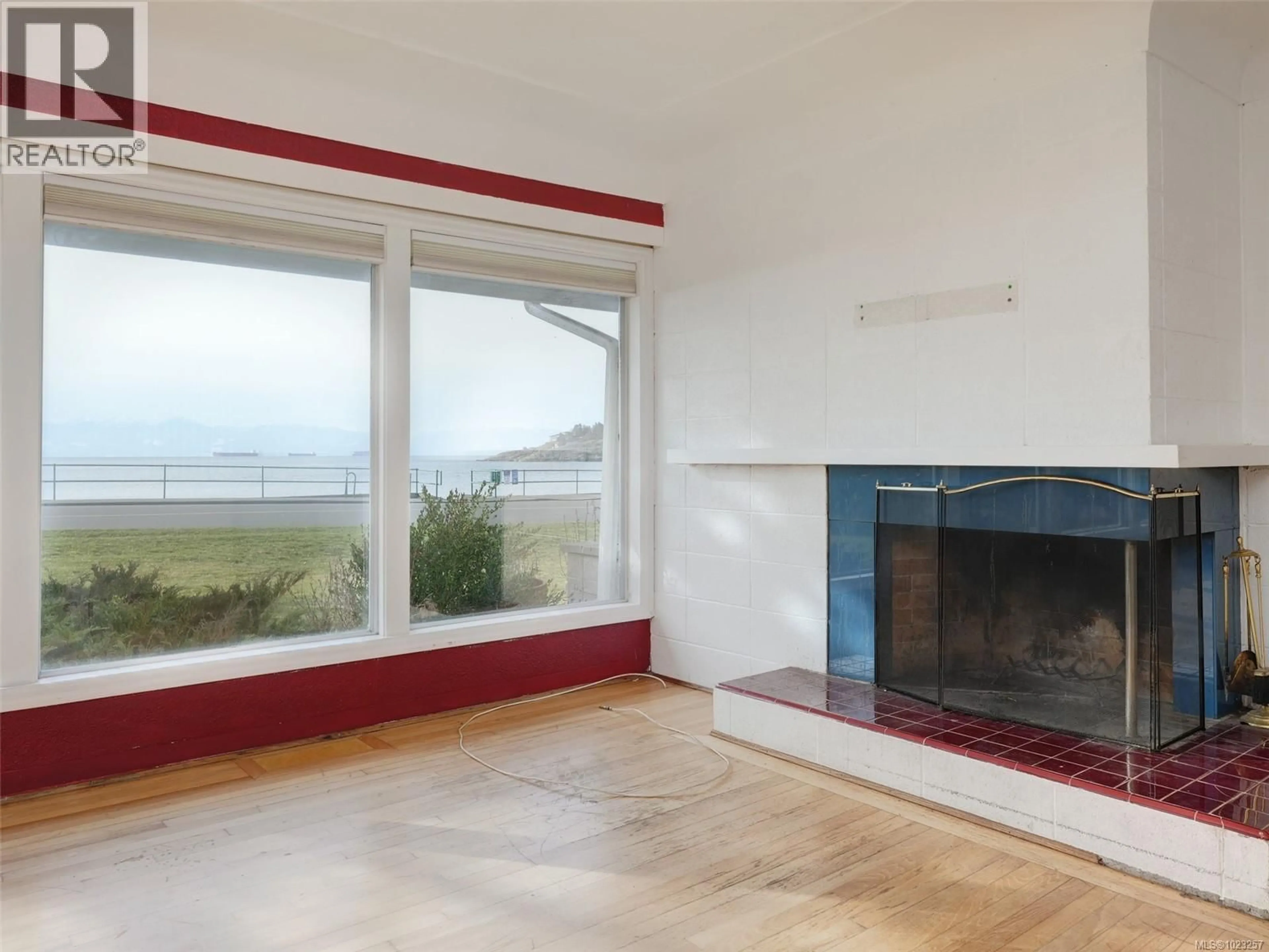 A pic of a room for 406 BEACH DRIVE, Oak Bay British Columbia V8S2M4