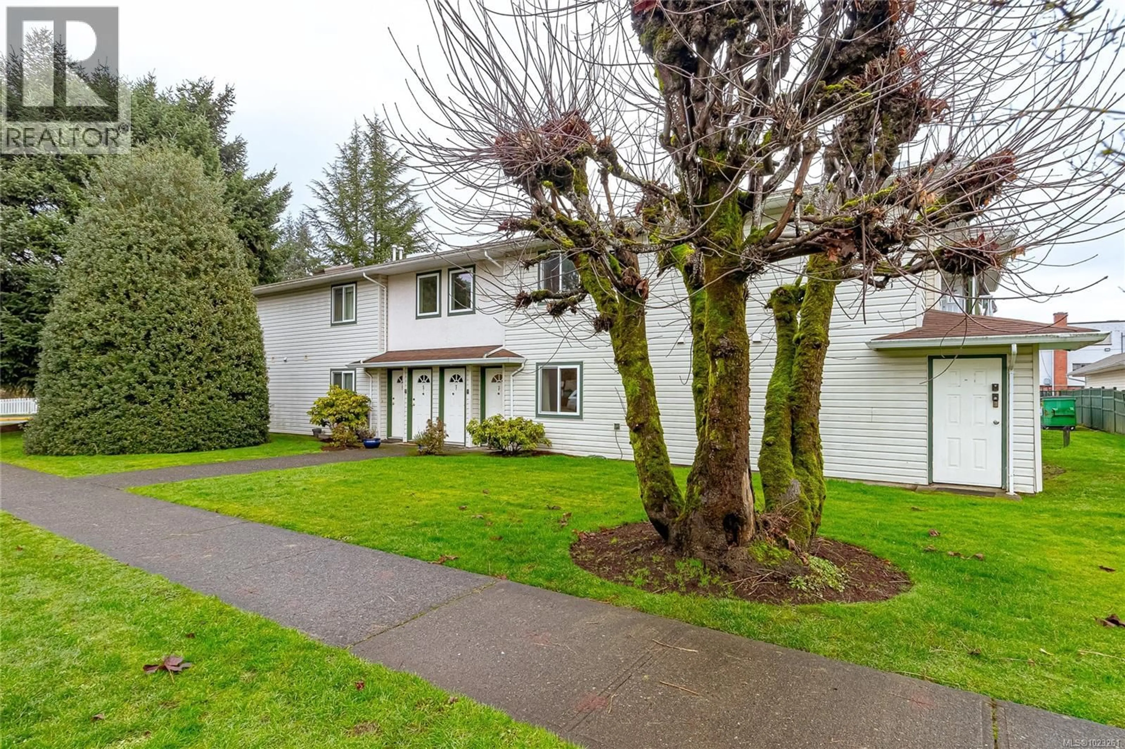 Home with vinyl exterior material, street for 3 - 370 CAIRNSMORE STREET, Duncan British Columbia V9L1Z7