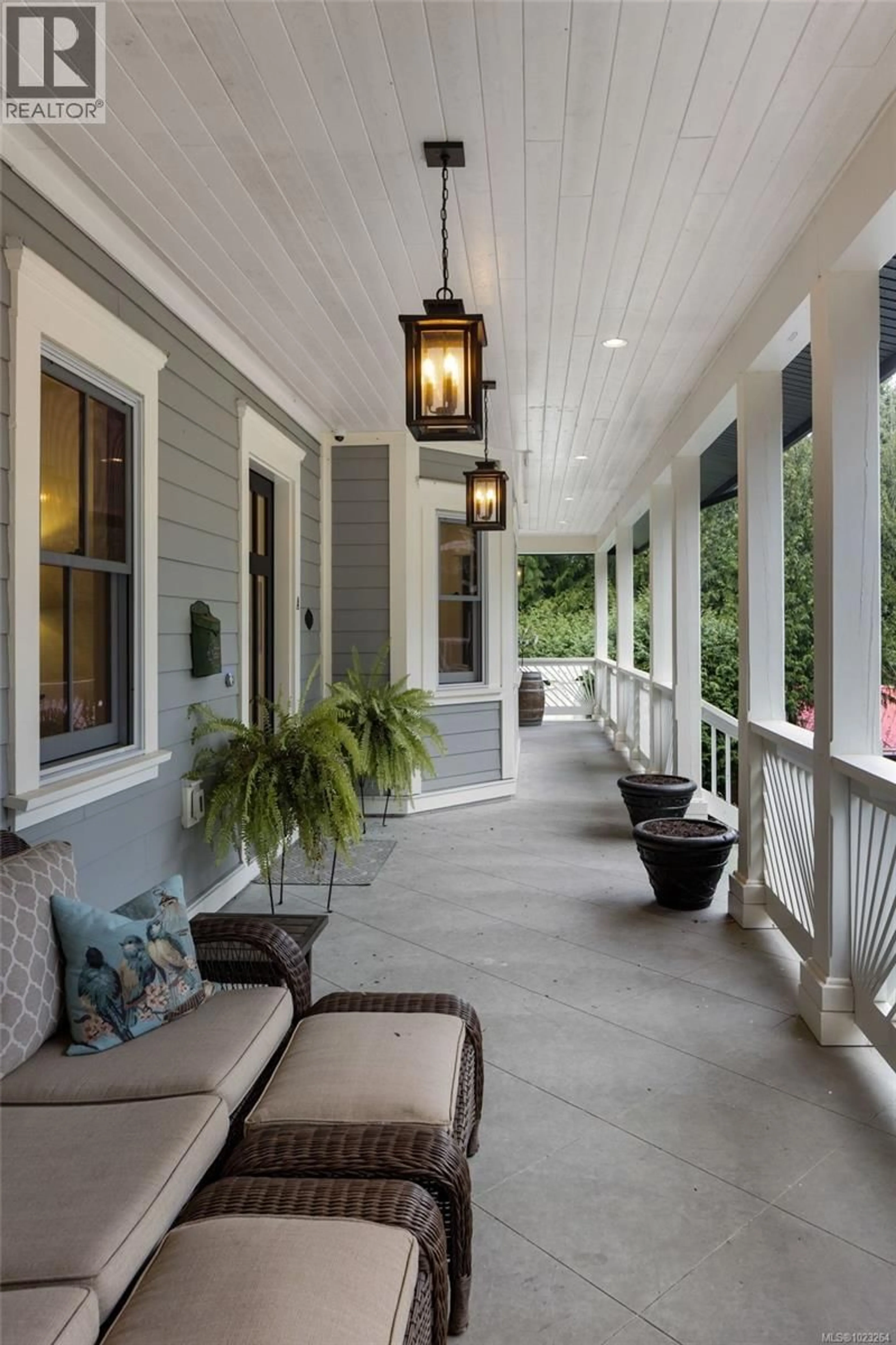 Patio, street for 643 SOUTHWOOD DRIVE, Highlands British Columbia V9B6R9