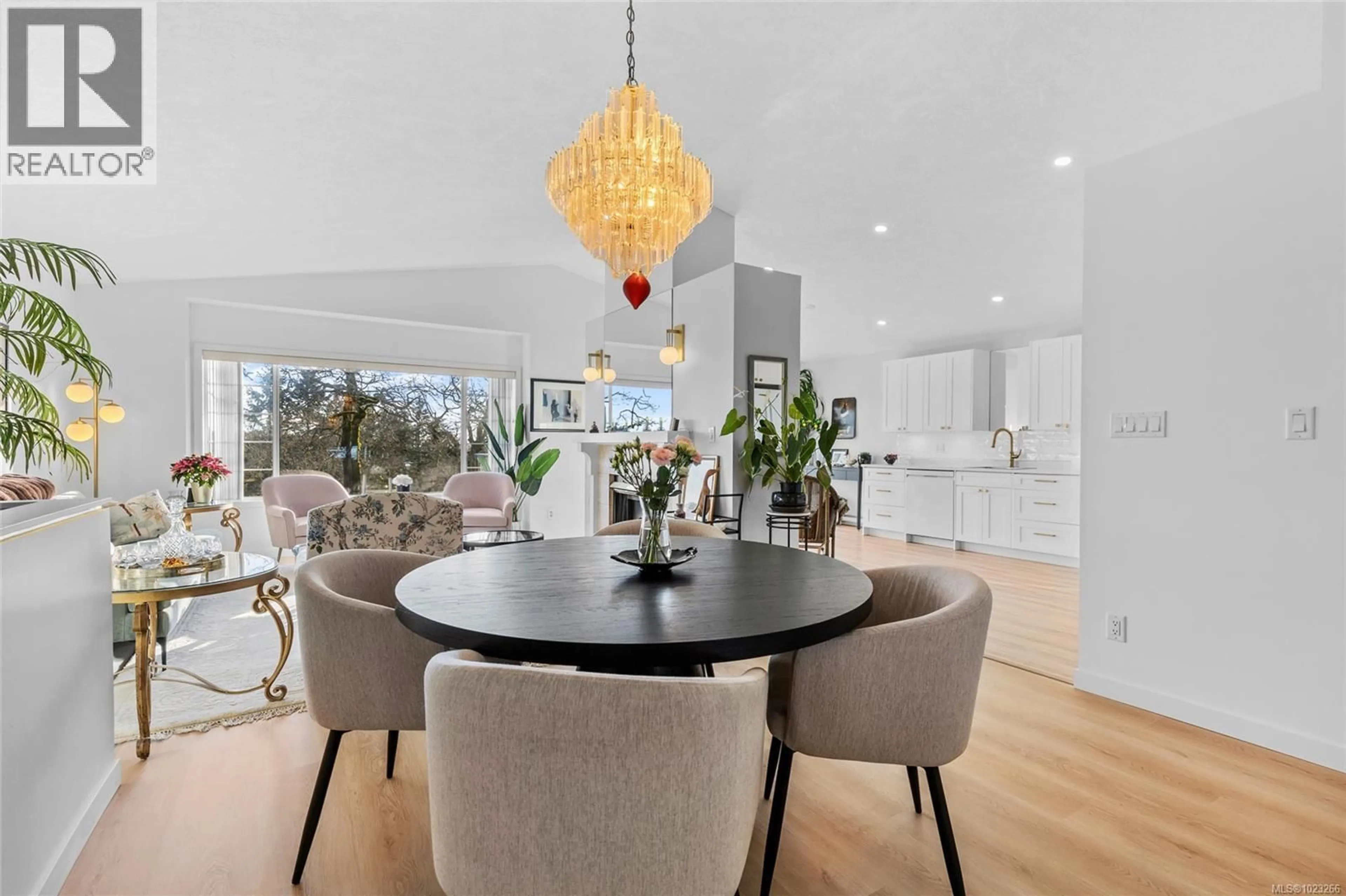 Dining room, unknown for 19 - 901 KENTWOOD LANE, Saanich British Columbia V8Y2Y6