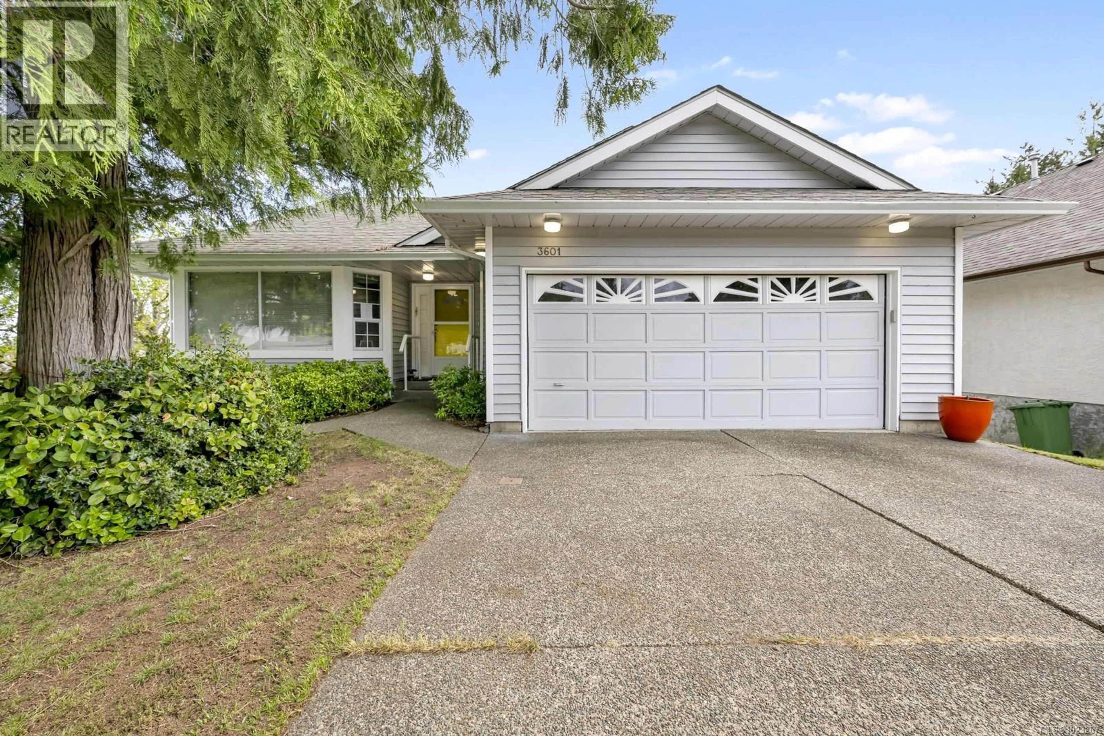Home with vinyl exterior material, street for 3601 ARBUTUS DRIVE NORTH, Cobble Hill British Columbia V8H0K8
