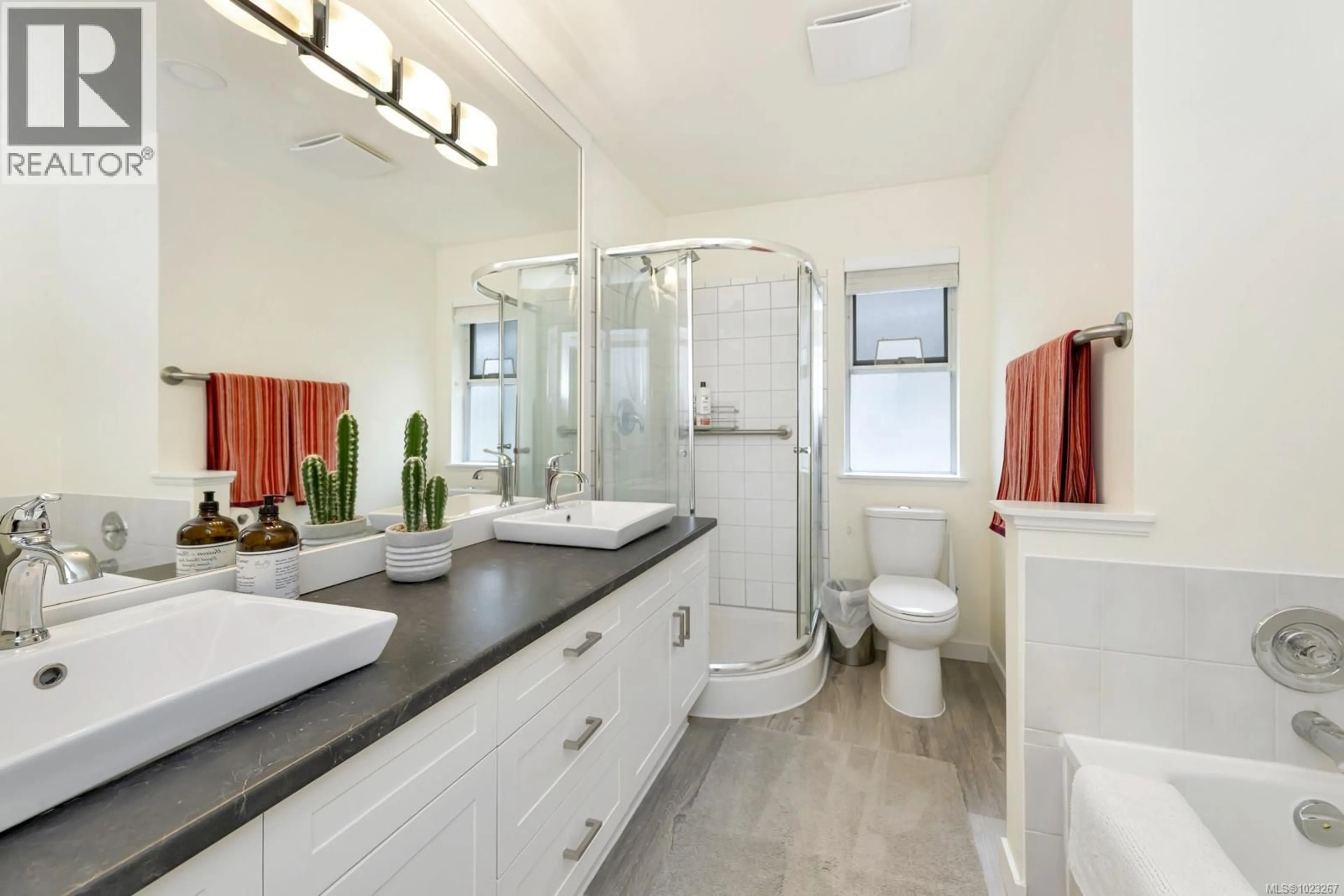Contemporary bathroom, ceramic/tile floor for 3601 ARBUTUS DRIVE NORTH, Cobble Hill British Columbia V8H0K8