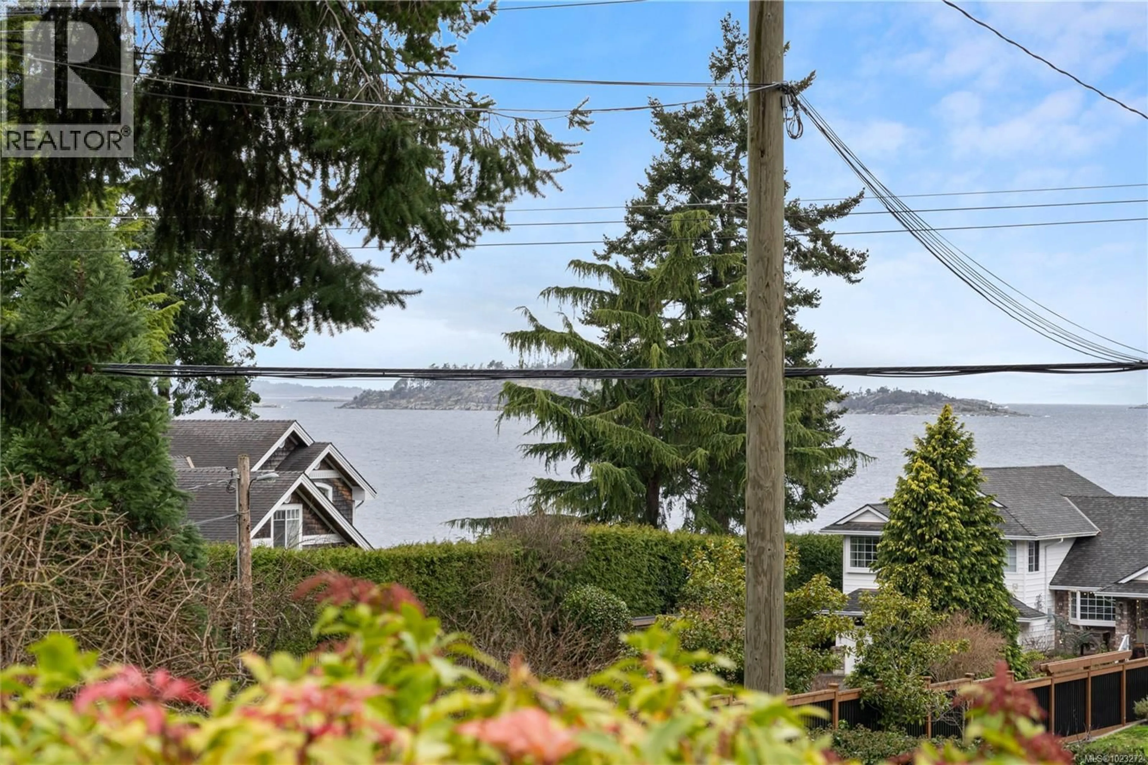 Patio, water/lake/river/ocean view for 7037 DICKINSON ROAD, Lantzville British Columbia V0R2H0