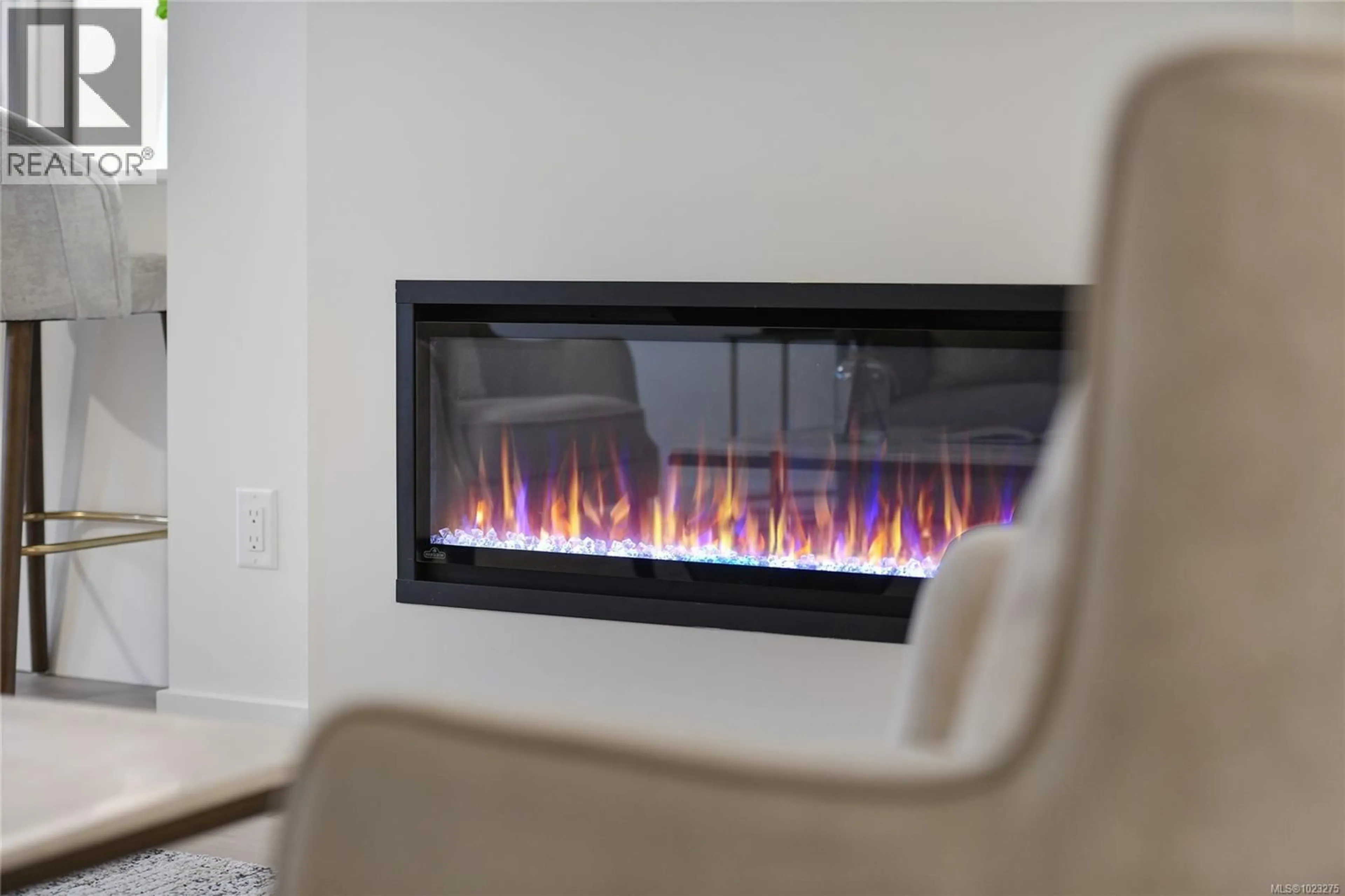 Unknown for 203 - 9716 THIRD STREET, Sidney British Columbia V8L3A2