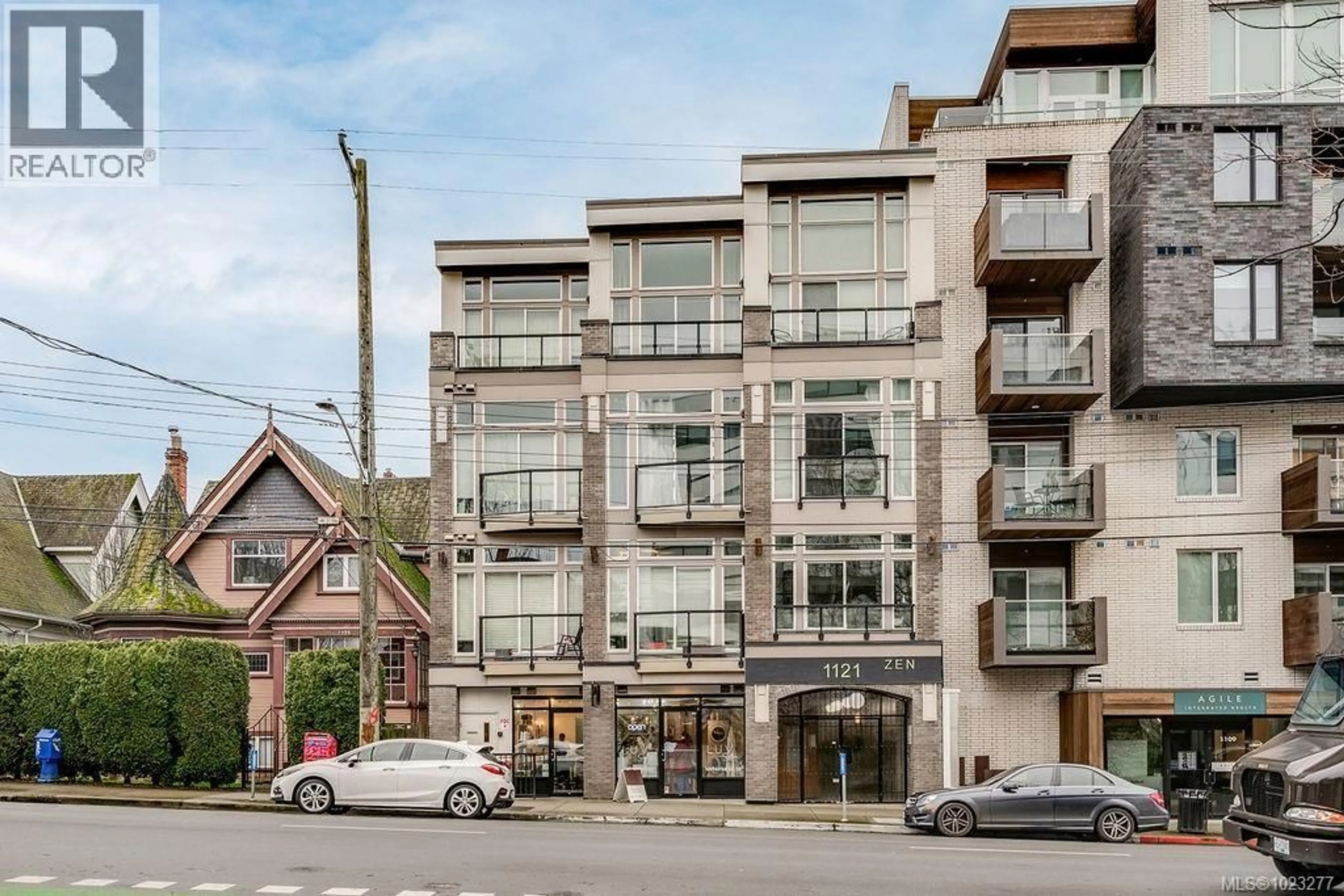 Unknown for 305 - 1121 FORT STREET, Victoria British Columbia V8V3K9