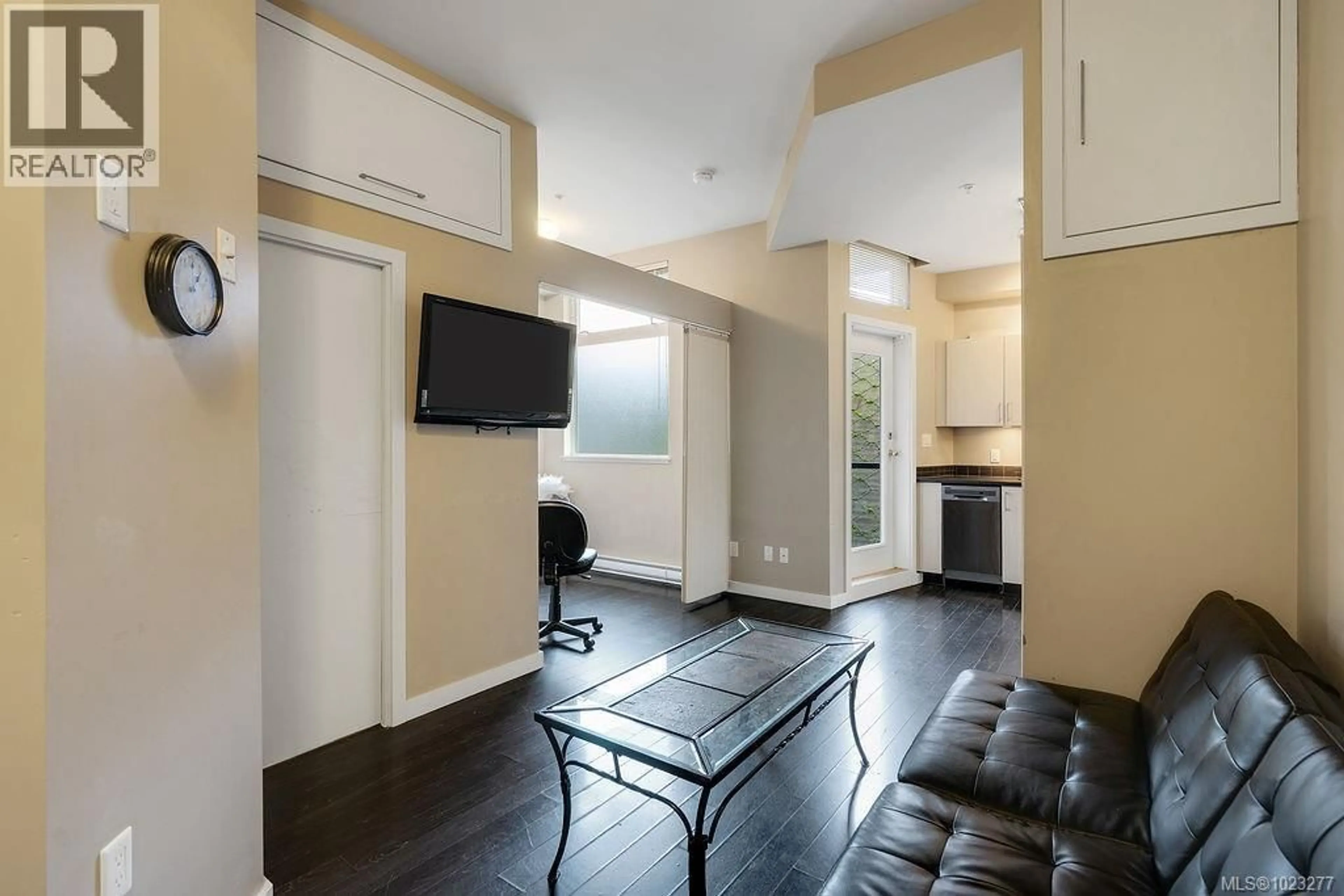 Unknown for 305 - 1121 FORT STREET, Victoria British Columbia V8V3K9