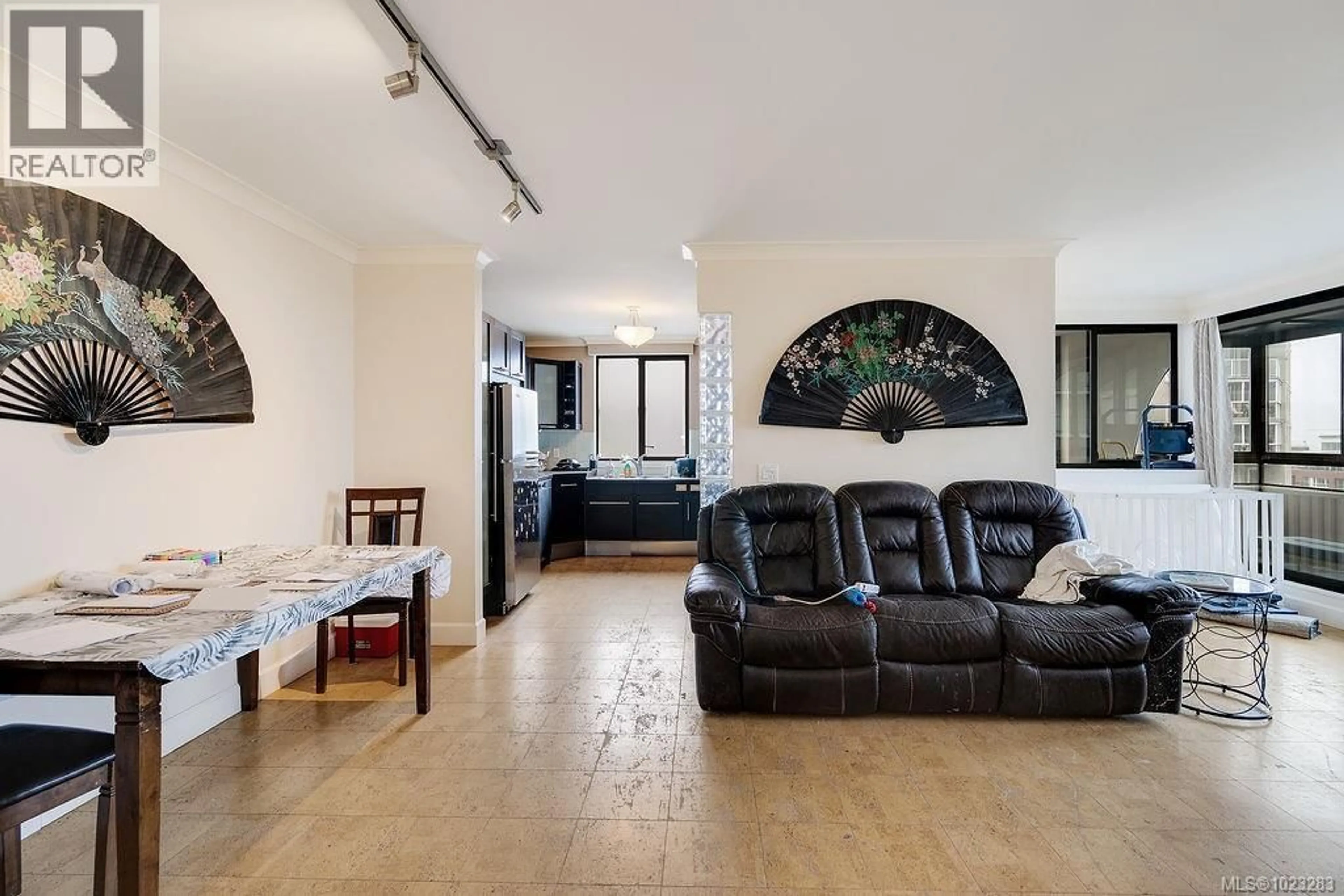 Living room with furniture, ceramic/tile floor for 1003 - 1034 JOHNSON STREET, Victoria British Columbia V8V3N7