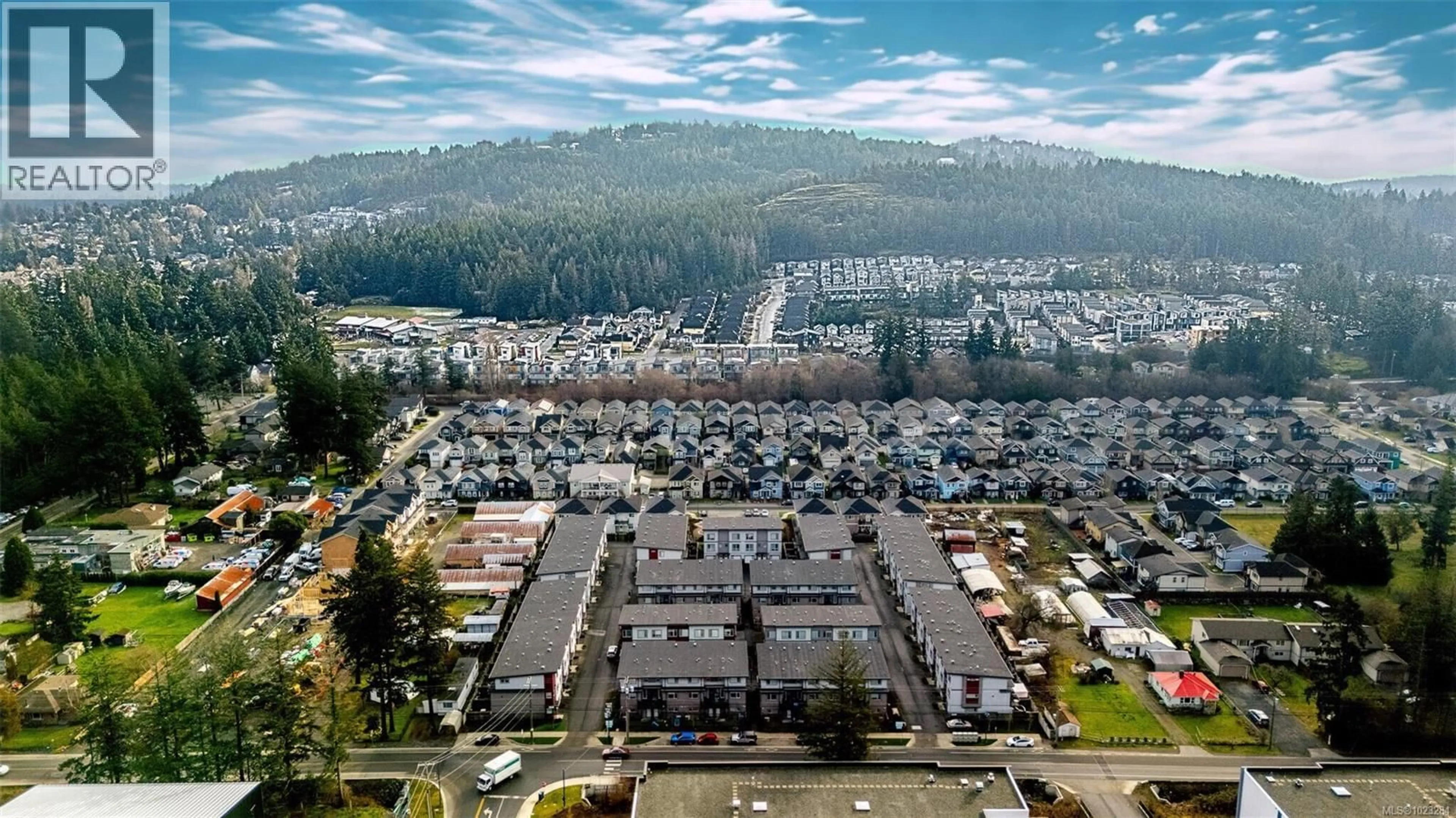 A pic from outside/outdoor area/front of a property/back of a property/a pic from drone, mountain view for 1301 - 3351 LUXTON ROAD, Langford British Columbia V9C0P2