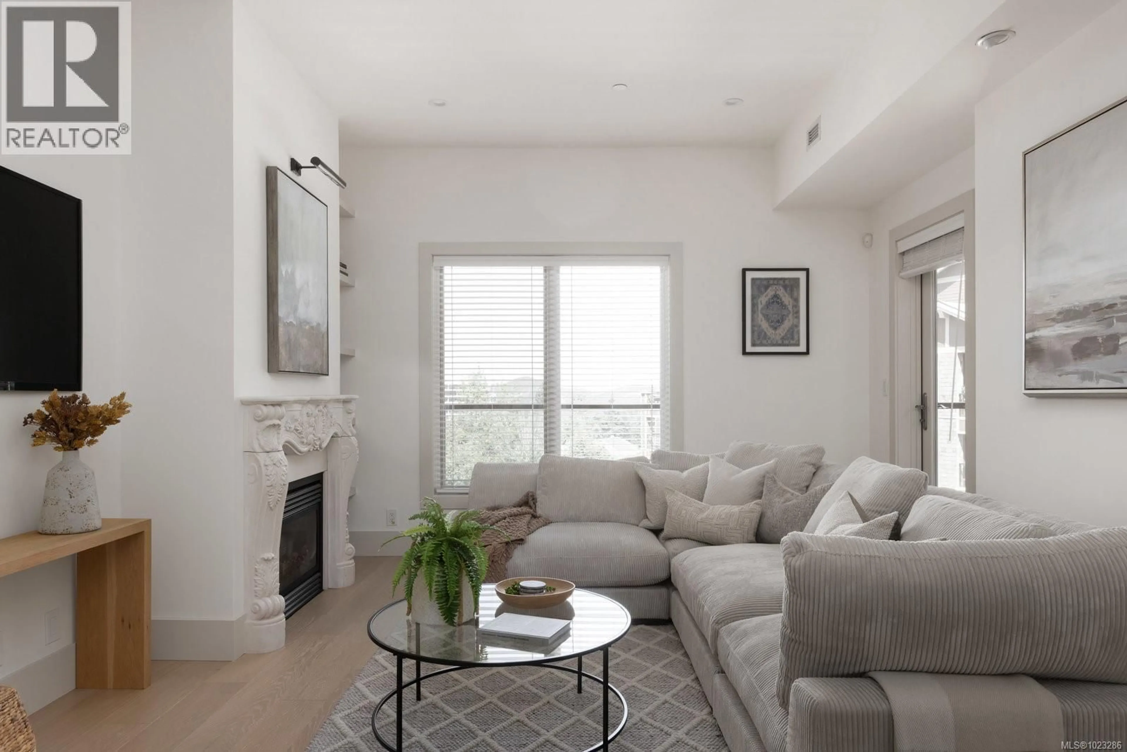 Living room with furniture, unknown for 403 - 1335 BEAR MOUNTAIN PARKWAY, Langford British Columbia V9B6T9