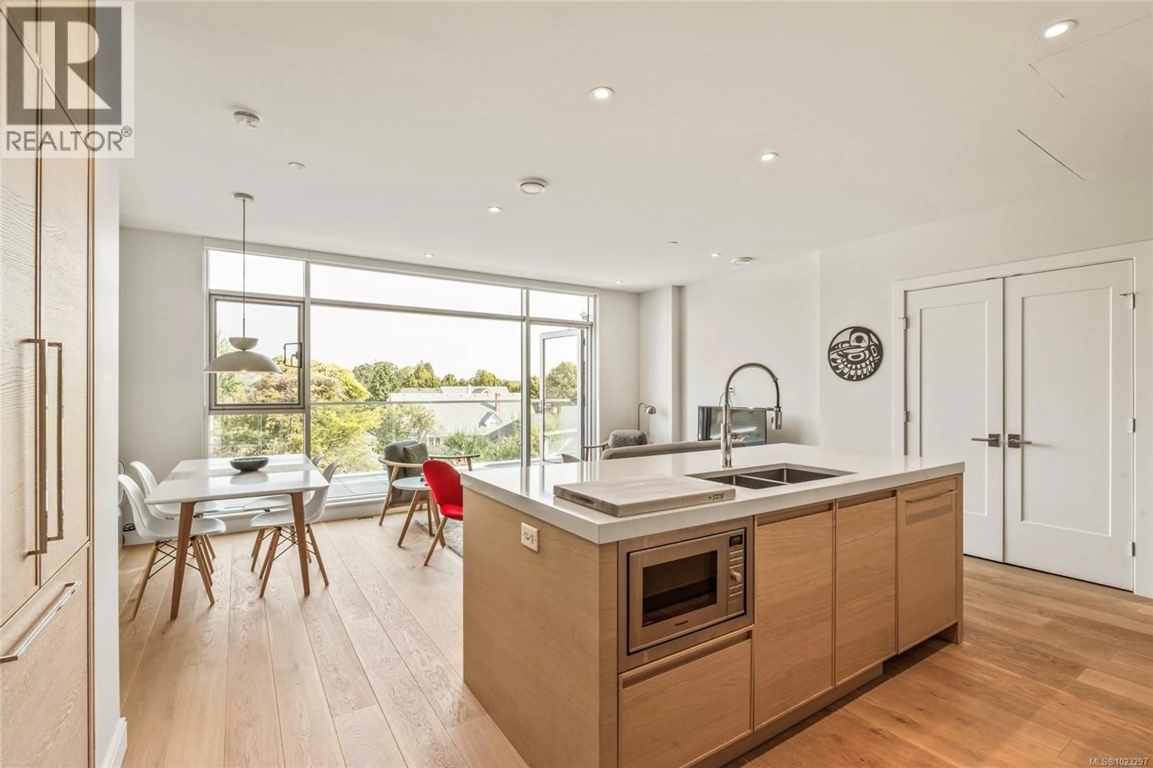 Open concept kitchen, unknown for 301 - 1916 OAK BAY AVENUE, Victoria British Columbia V8R1C7