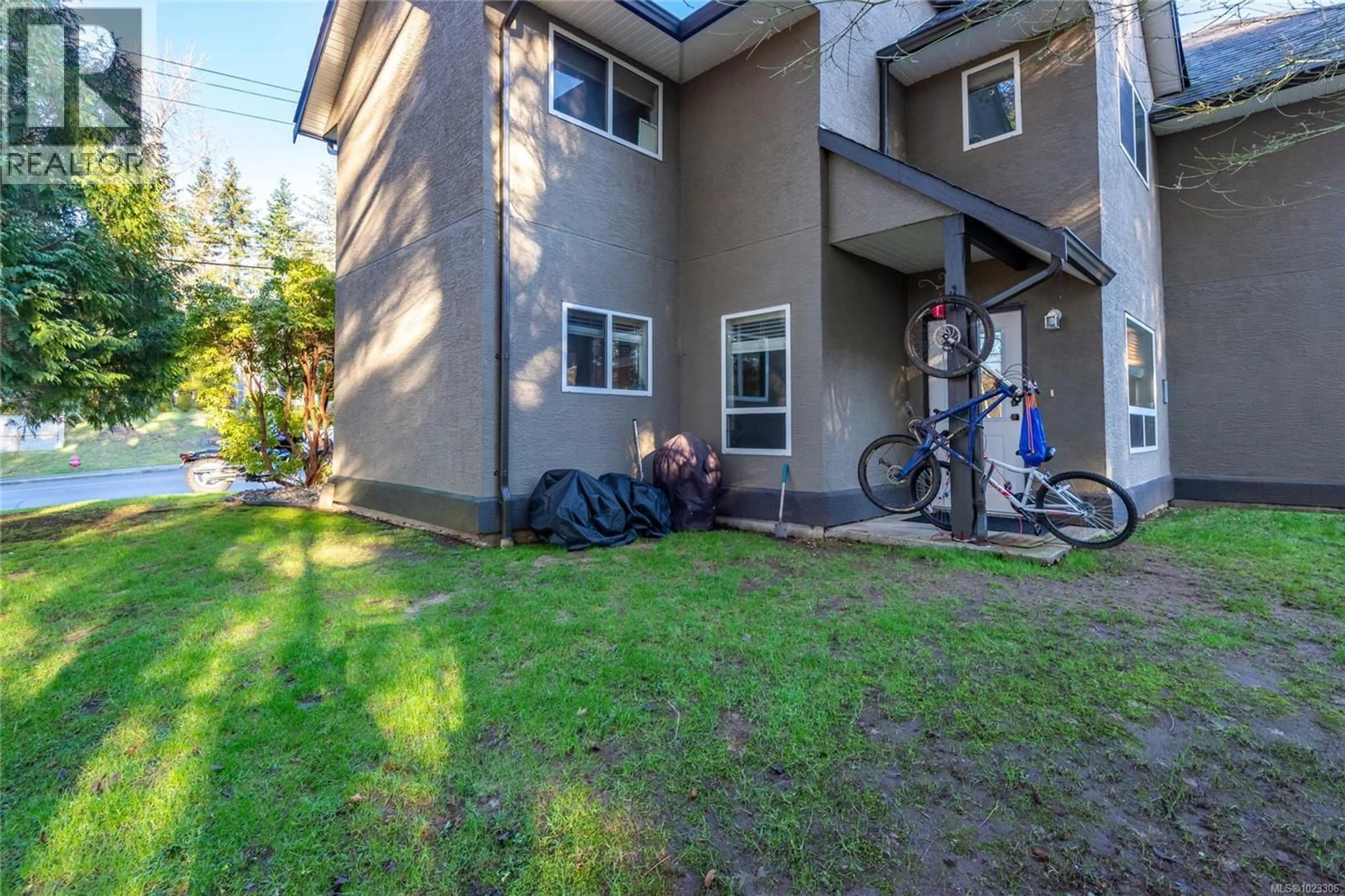 Patio, unknown for 5 - 555 ROCKLAND ROAD, Campbell River British Columbia V9W8B7