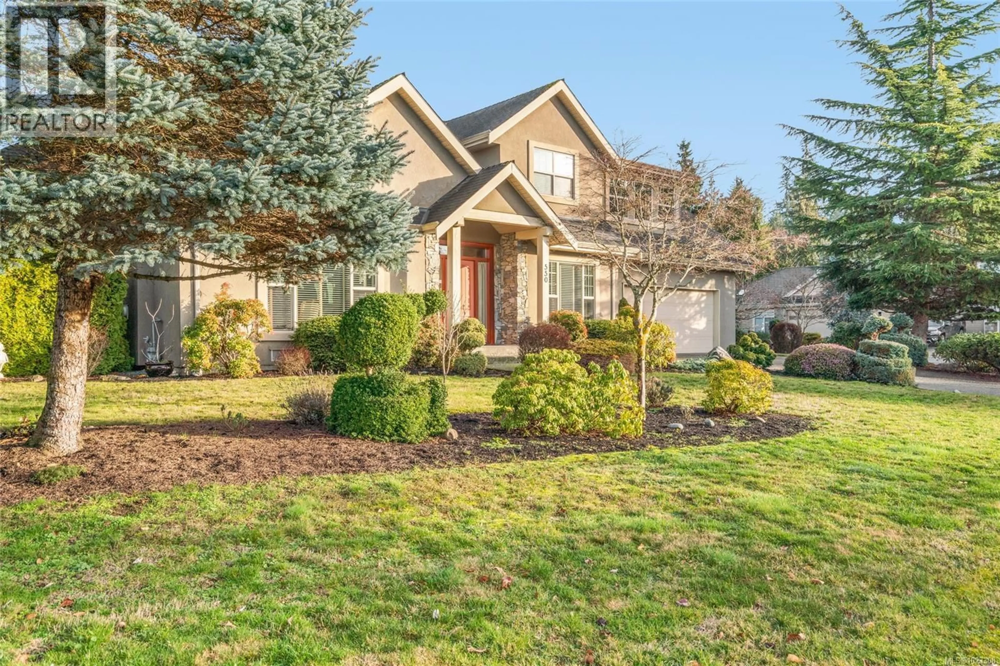 Home with vinyl exterior material, street for 550 FALCON COURT, Parksville British Columbia V9P2A4