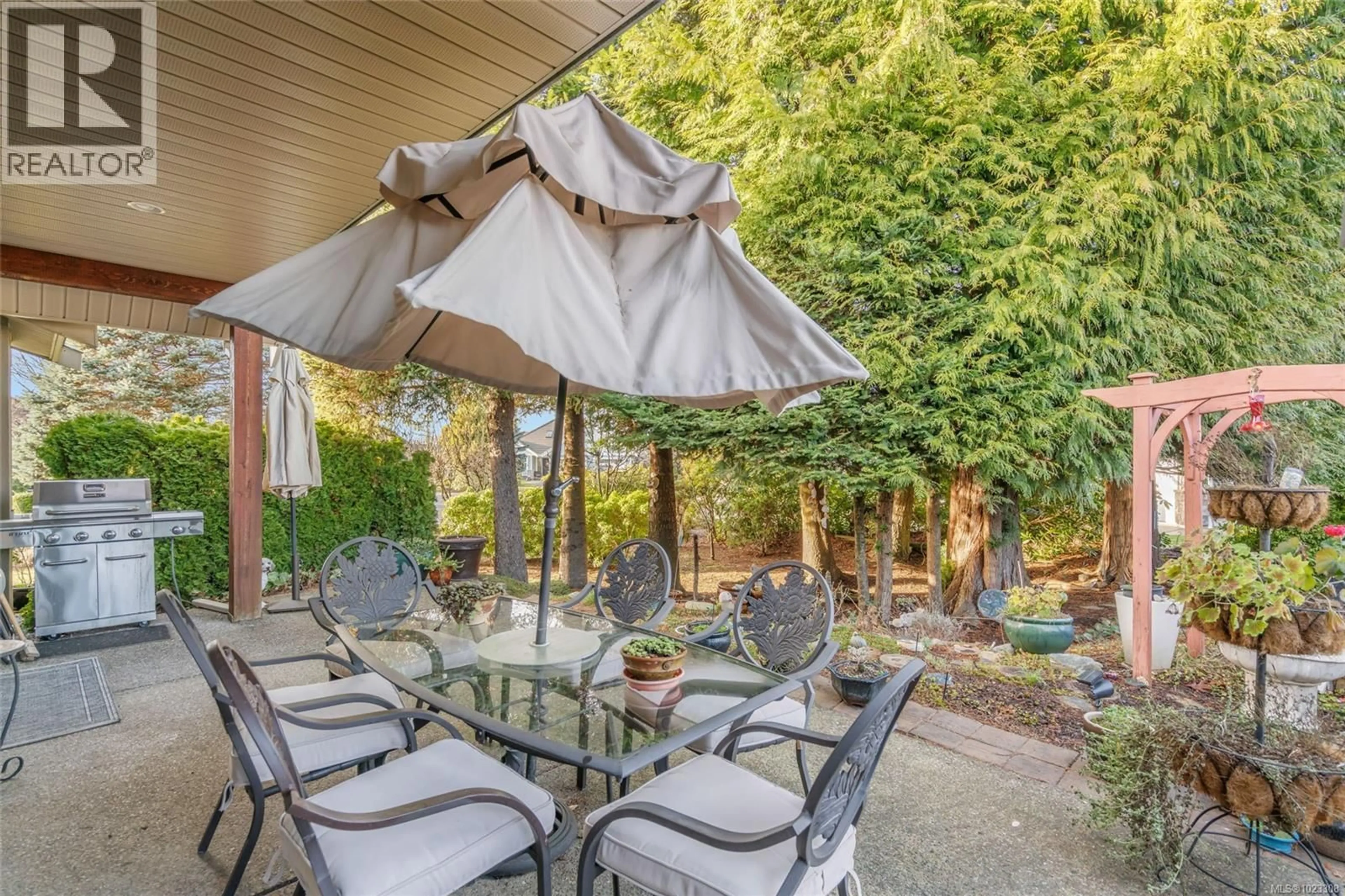 Patio, street for 550 FALCON COURT, Parksville British Columbia V9P2A4