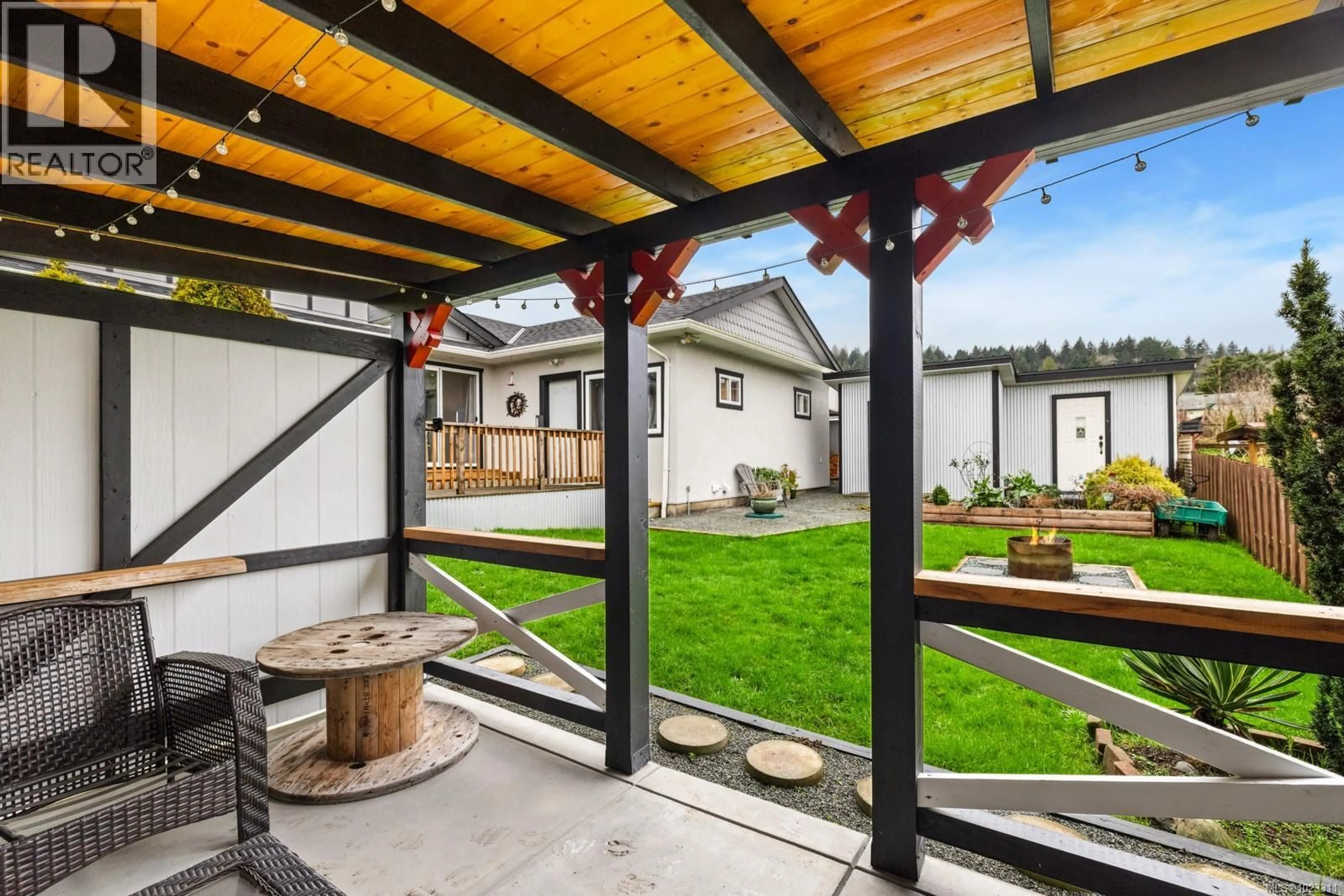 Patio, street for 1567 PAULINE STREET, Crofton British Columbia V0R1R0