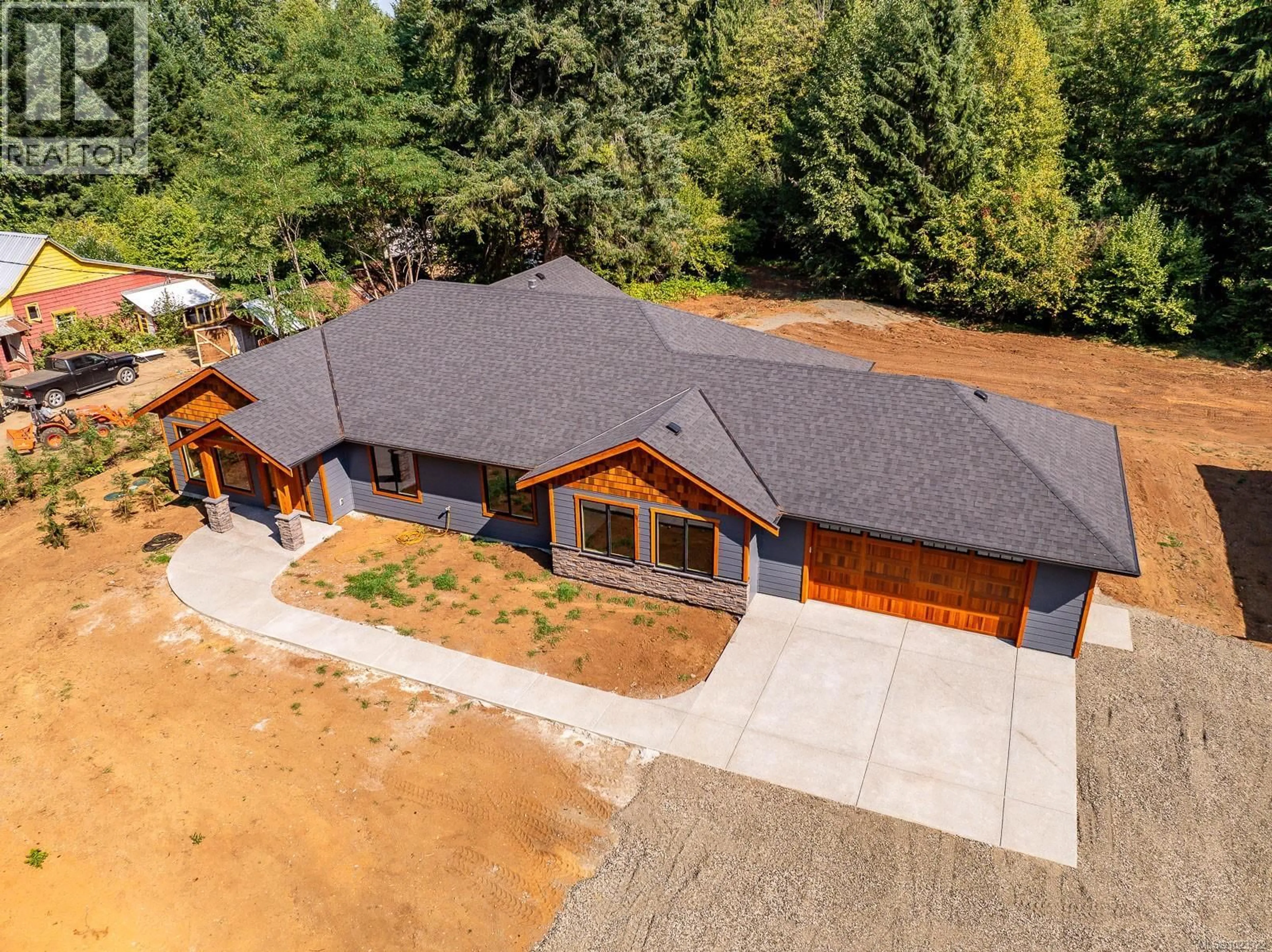 A pic from outside/outdoor area/front of a property/back of a property/a pic from drone, street for 3368 SMALL ROAD, Courtenay British Columbia V9N3Z6