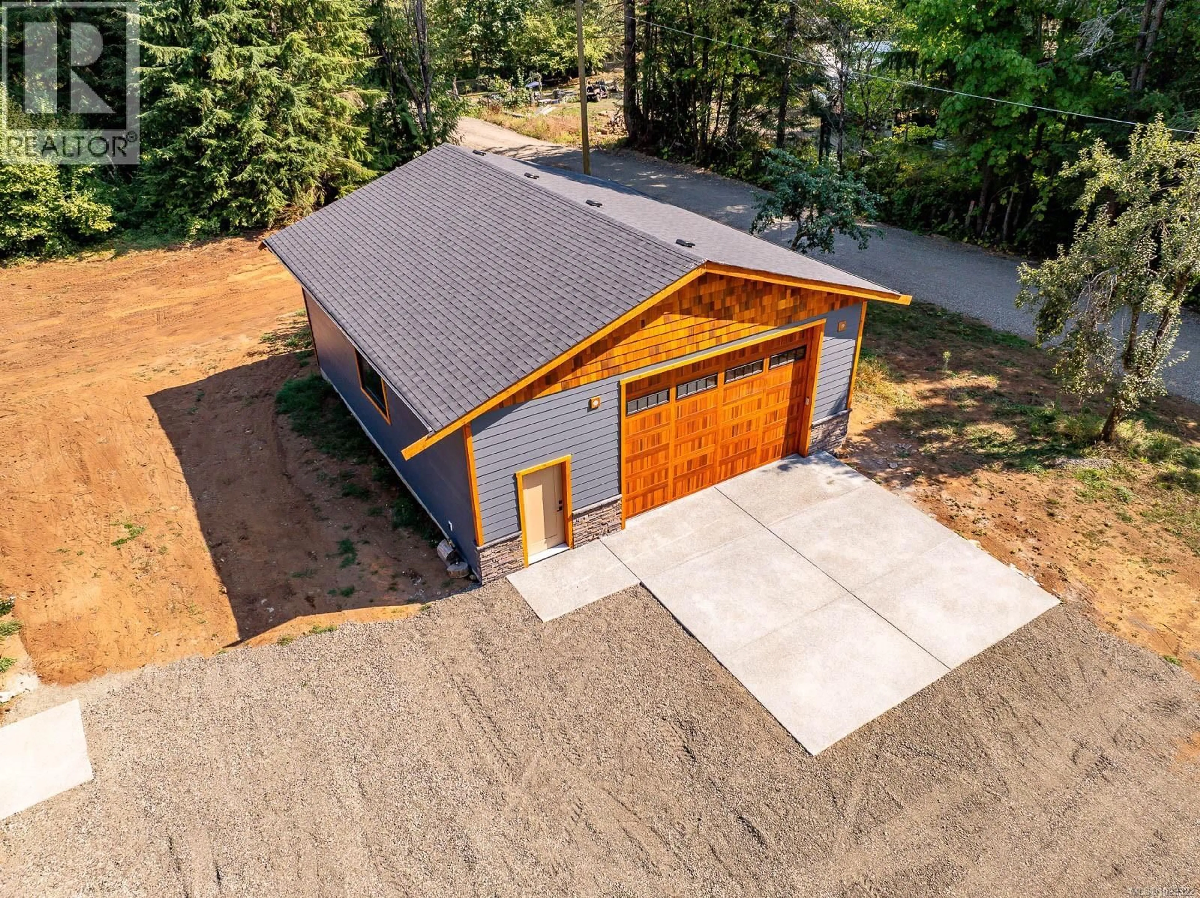 A pic from outside/outdoor area/front of a property/back of a property/a pic from drone, unknown for 3368 SMALL ROAD, Courtenay British Columbia V9N3Z6